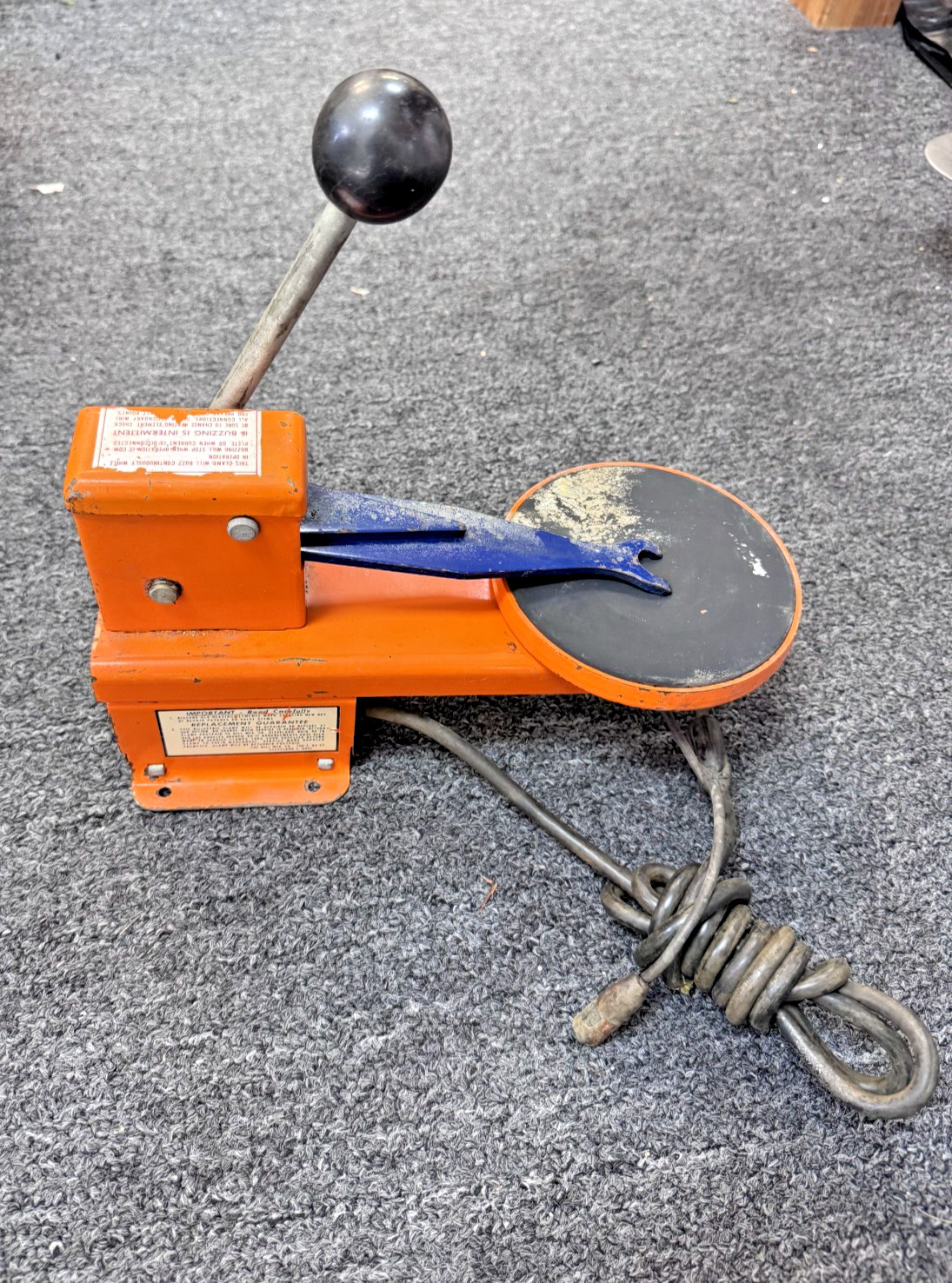 CLAMP FOR DILLECTRIC, DILL MFG. U.S.A, PART NO. 6685, TIRE TUBE PATCH, UNTESTED