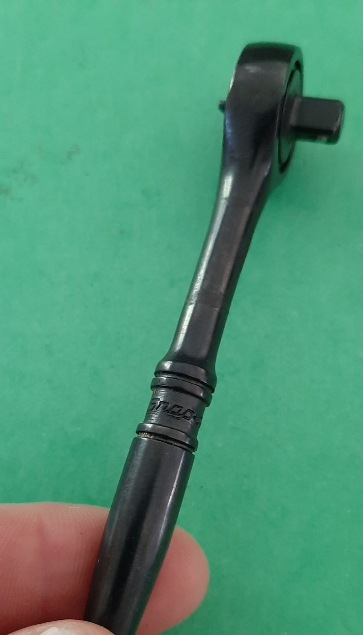 Snap-on Tools USA GTM739 1/4″ DRIVE Round Head Black Industrial Finish Ratchet