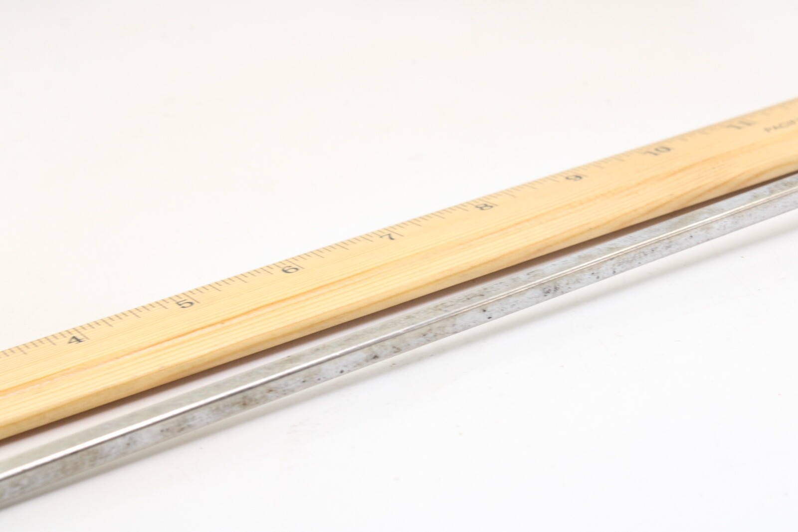 Unbranded 5/16″ x 21″ Long Slotted Hard Black Handle Screwdriver
