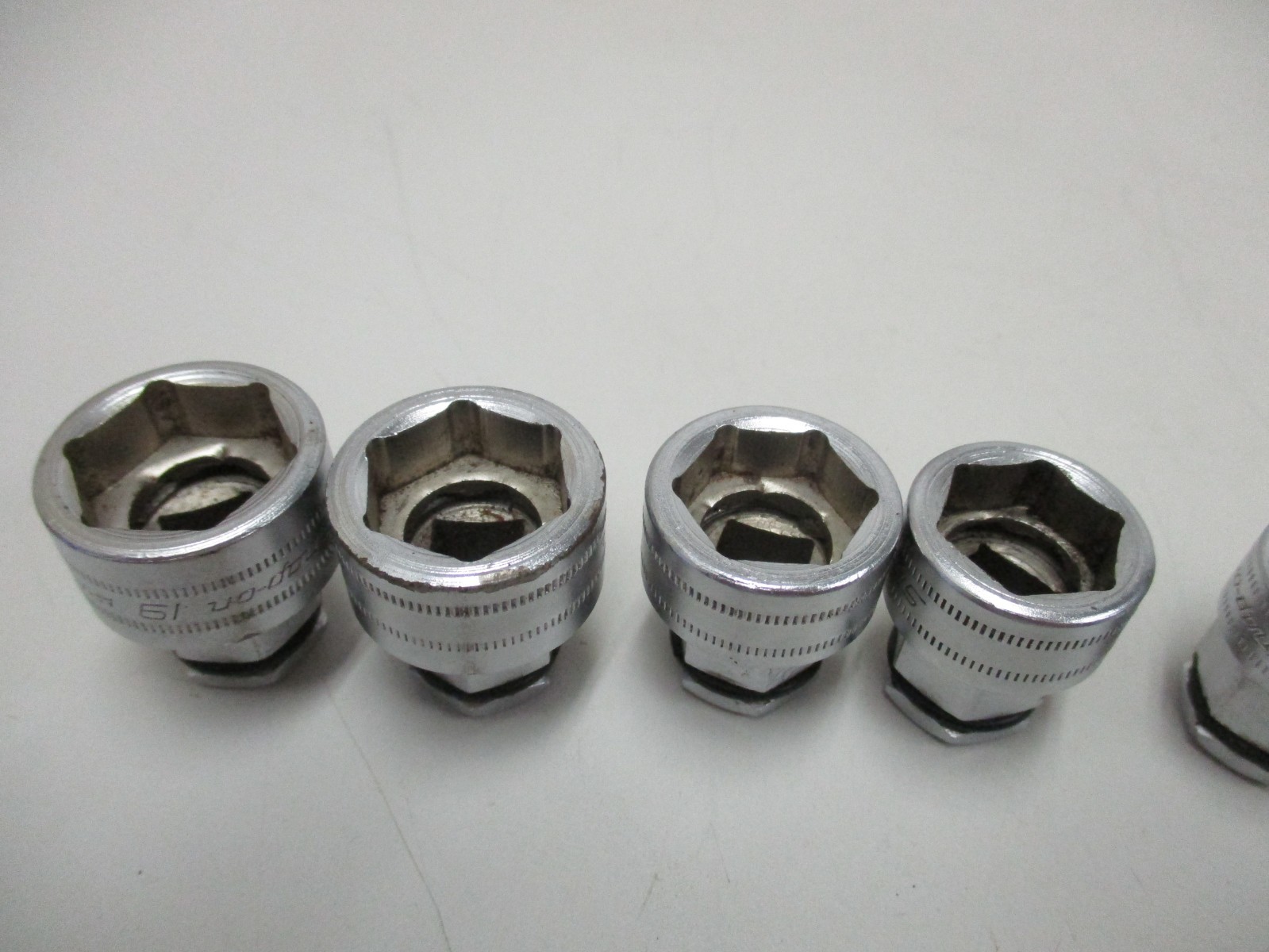9pc Snap-on 3/8″ Drive 6 Point Metric Pass Thru Socket Set 19mm thru 10mm
