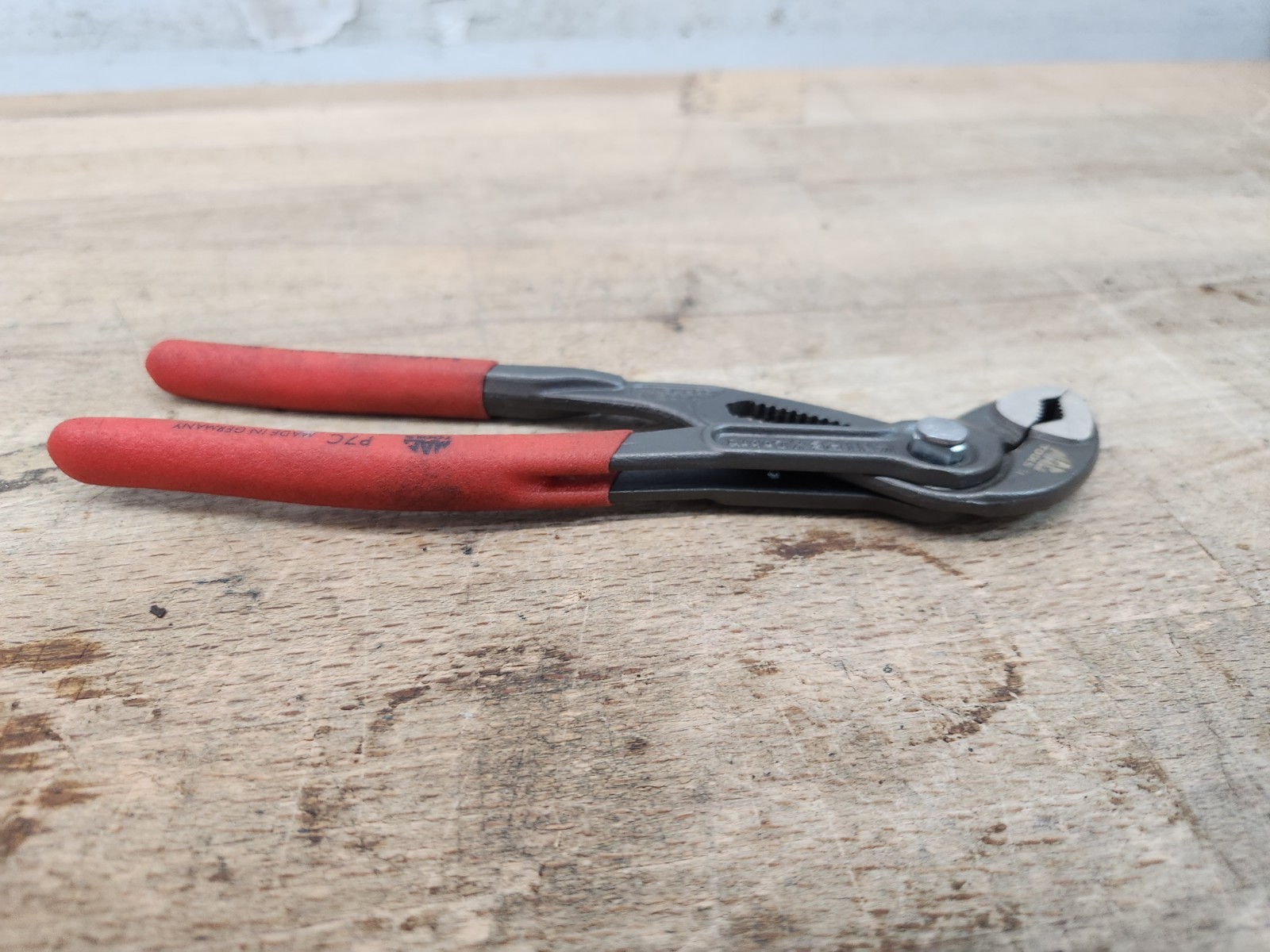 Mac Tools Self-Gripping Cobra Pliers 7″ Knipex P7C
