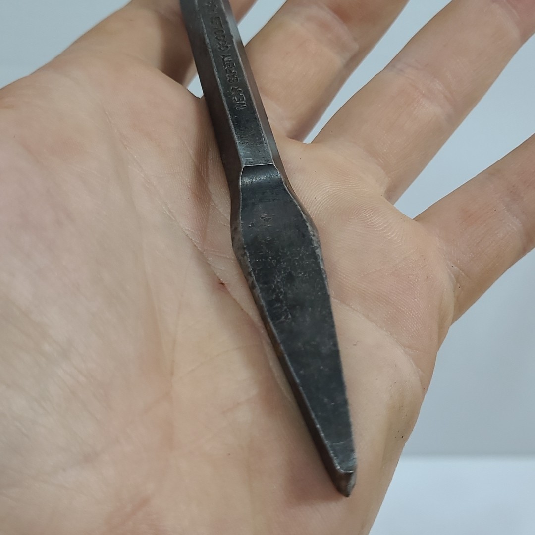 Mac Tools FCC8SS 1/4″ x 5″ Gouge Point Chisel USA
