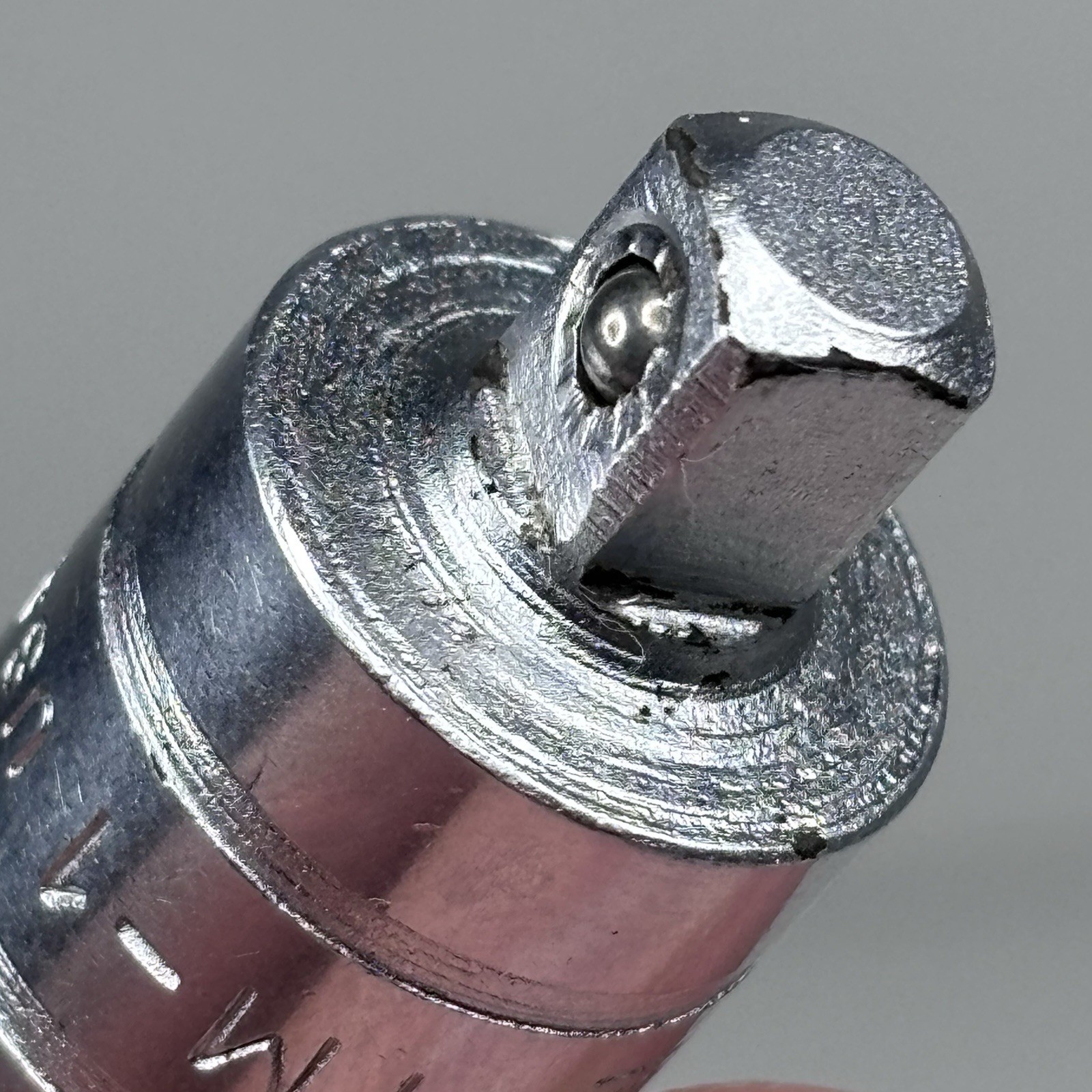 Snap On TM1 3/8 Dr Female To 1/4 Dr Male Friction Ball Socket Adapter VTG USA