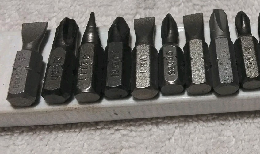 CRAFTSMAN 43373 S-AE 1/4″ MAGNETIC BIT HOLDER & 15PC USA-MADE ASSORTED BIT…