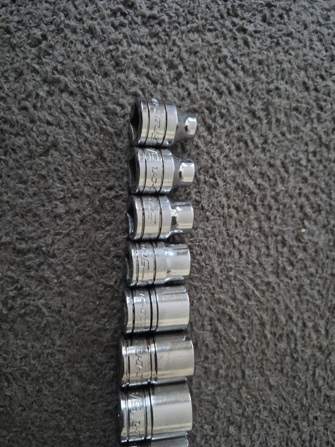 Snap-On USA [FS081-FS281] 12-Pc. 1/4″-15/16″ 3/8″Drive 6-Point Shallow