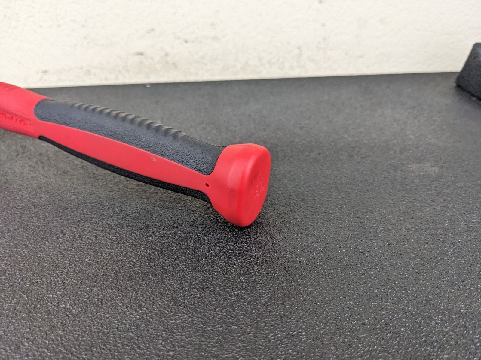 #bo729 Snap-on HBSE20 20oz/550g 11″ RED Handle Soft Grip Dead Blow Hammer USA