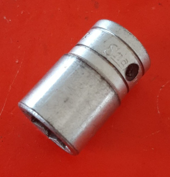 Snap-on Tools USA SW418 1/2″ Drive 8-Point 9/16″ Double Square Chrome Socket