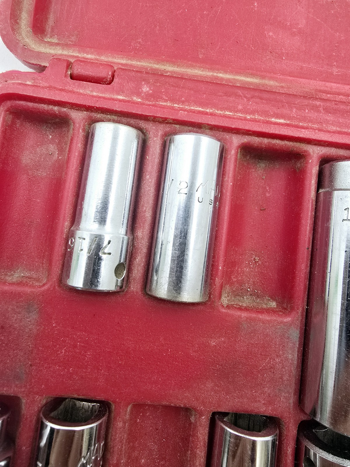 MAC Tools X8R 3/8″ Drive Ratchet And Miscellaneous Sockets