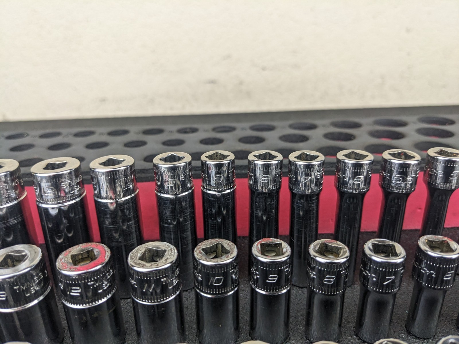 #bn598 Snap-On Tools 142STMMSYFR1 42pc 1/4″ Drive 6-Point Metric Foam Socket Set