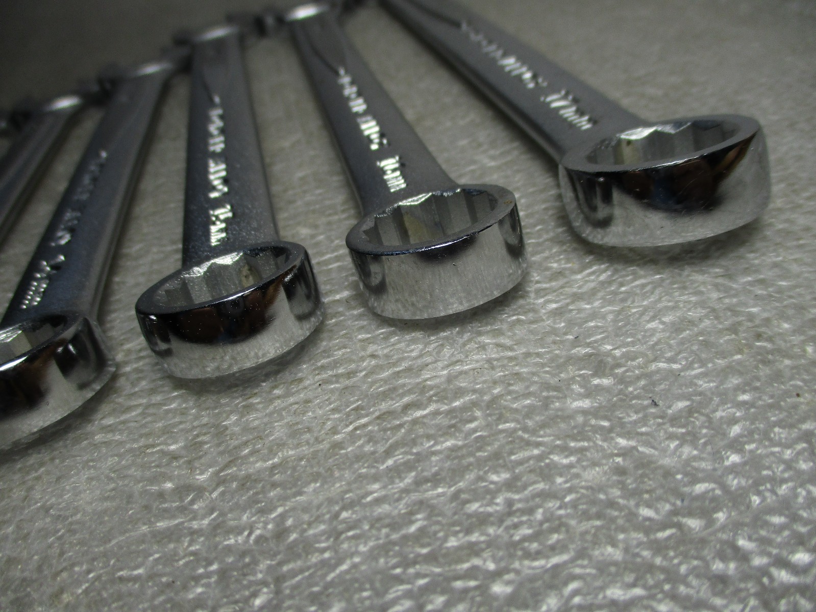 Easco Complete 11 Pc Metric Wrench Set w/Original Yellow Pouch 8-17mm Excellent