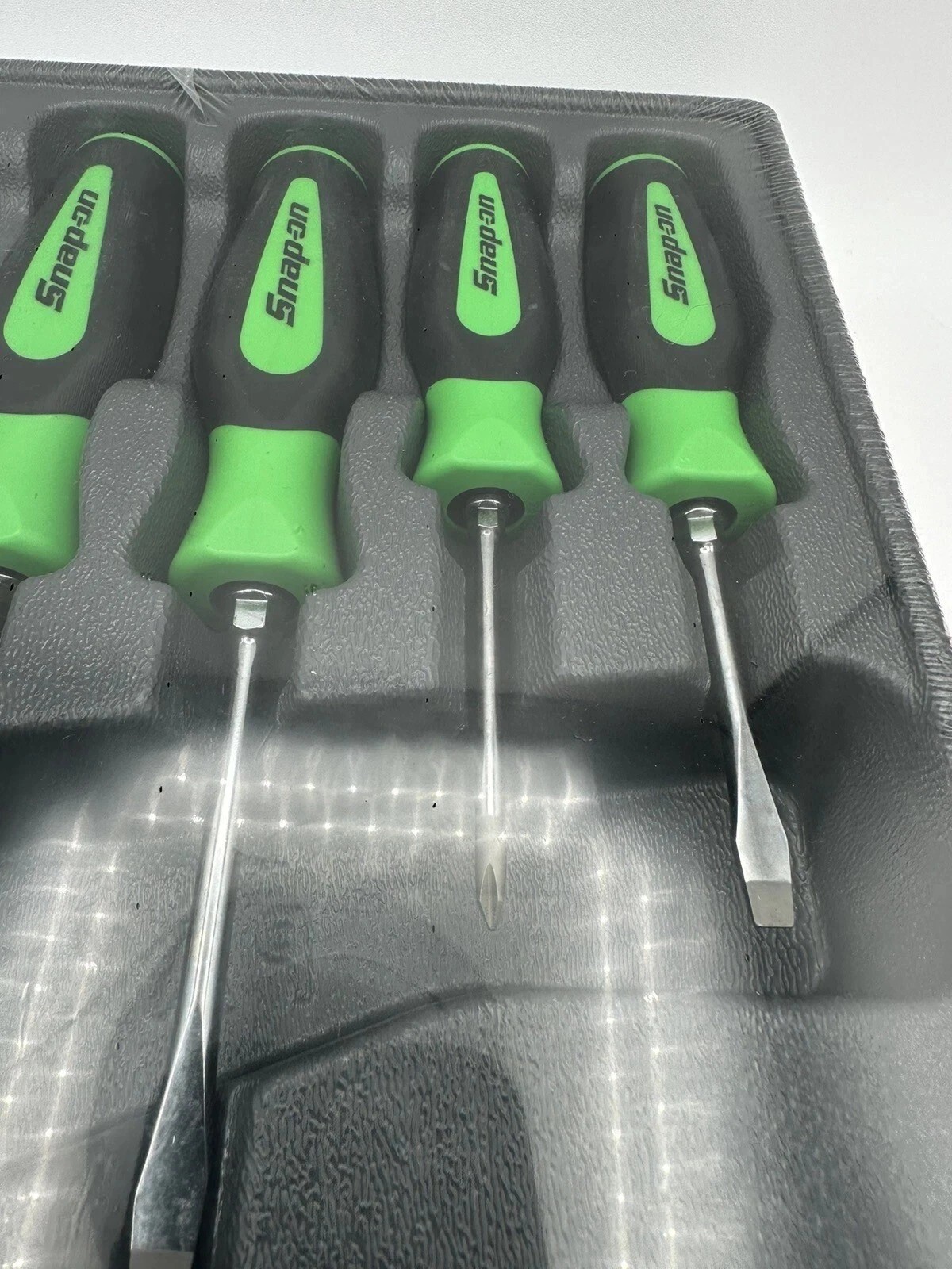 NEW Snap-on™ Instinct Green Soft Handled 8-piece Screwdriver SET SGDX80BG
