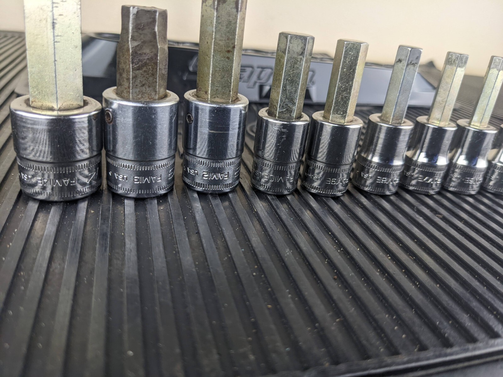 #aq913 Snap-On 10-Piece 3/8″ Metric Hex Bit Socket Set Fam series 4mm-14mm