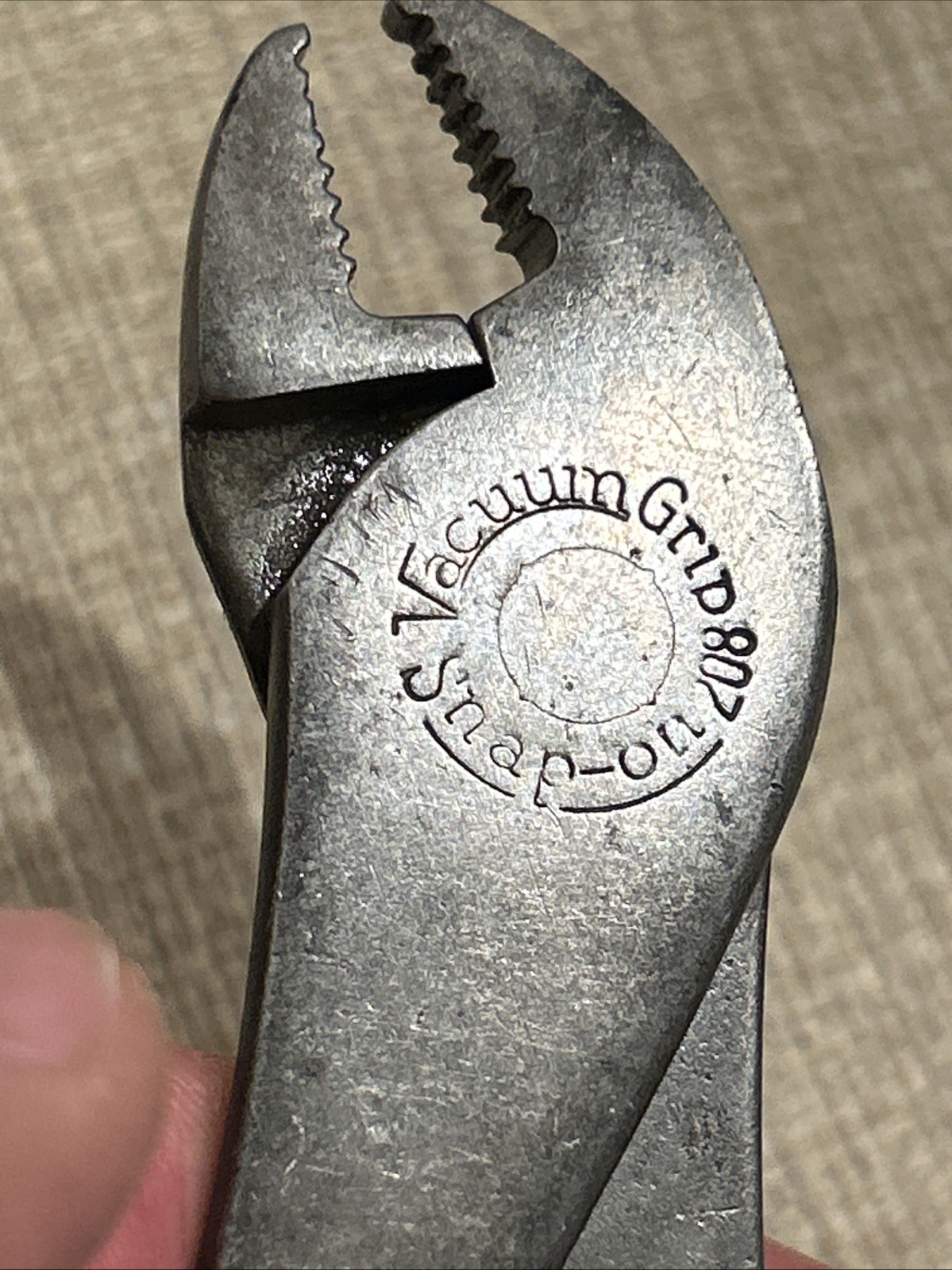 SNAP ON VINTAGE VACUUM GRIP 208 ANGLE NOSE PLIERS BATTERY TERMINAL HOSE CLAMP