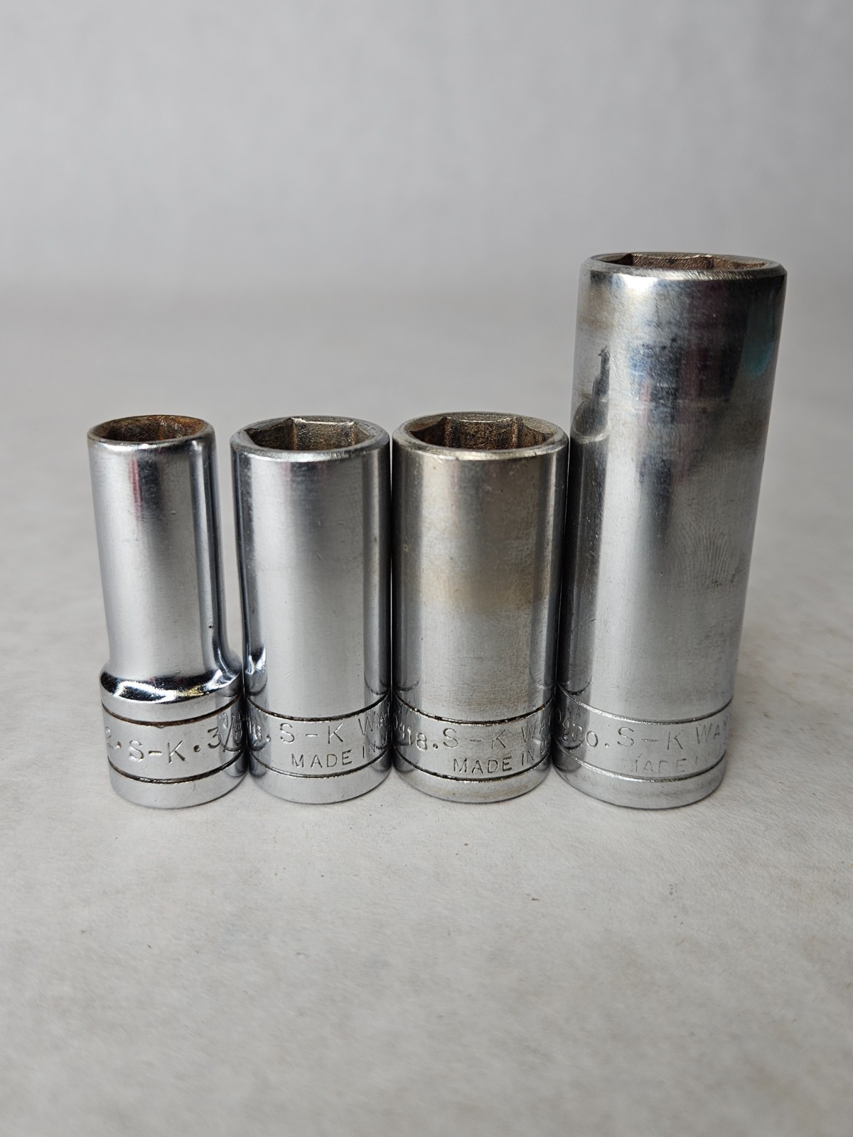 SK Tools 40412 40416 40418 40420 3/8″ 1/2″ 9/16″ 5/8″ Semi Deep Socket Set
