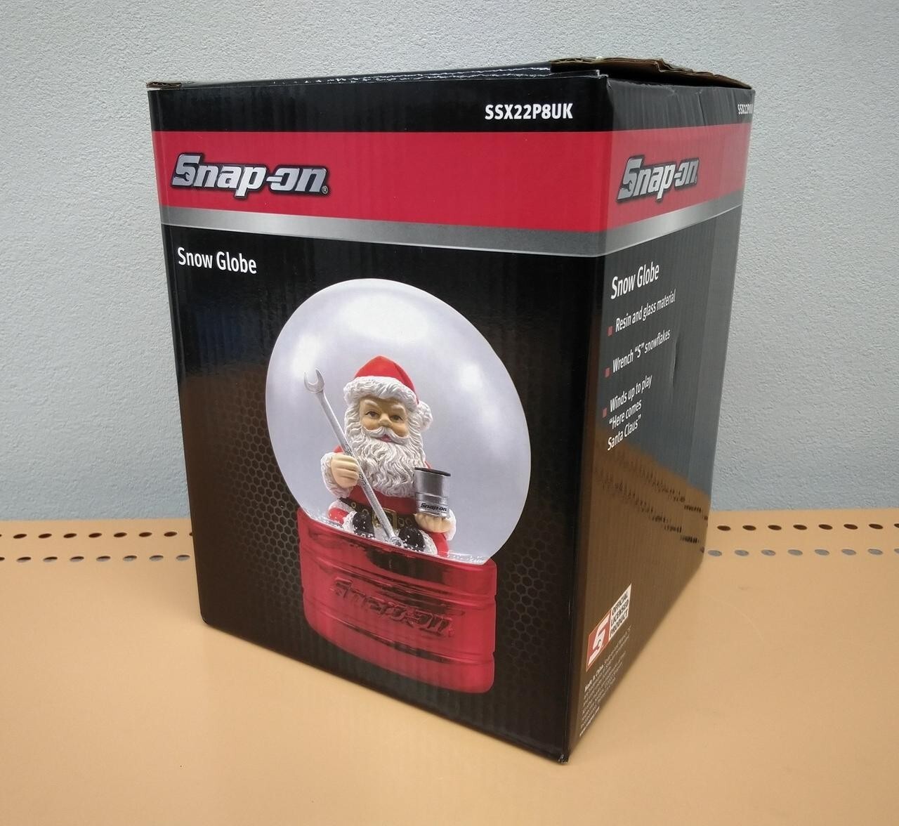 snap on collectables musical snow globe here comes santa claus new and boxed JP