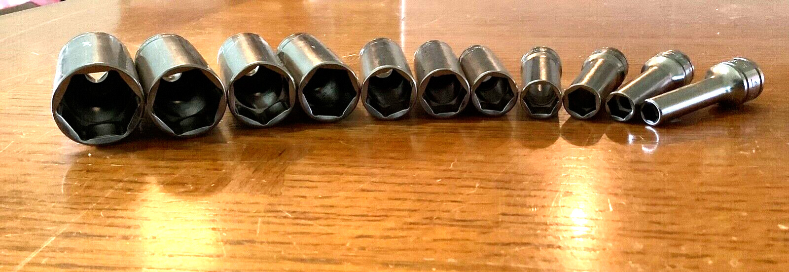 New Snap-on™ 3/8″ drive 1/4″ thru 7/8″ 6-point deep Socket Set 211SFSY