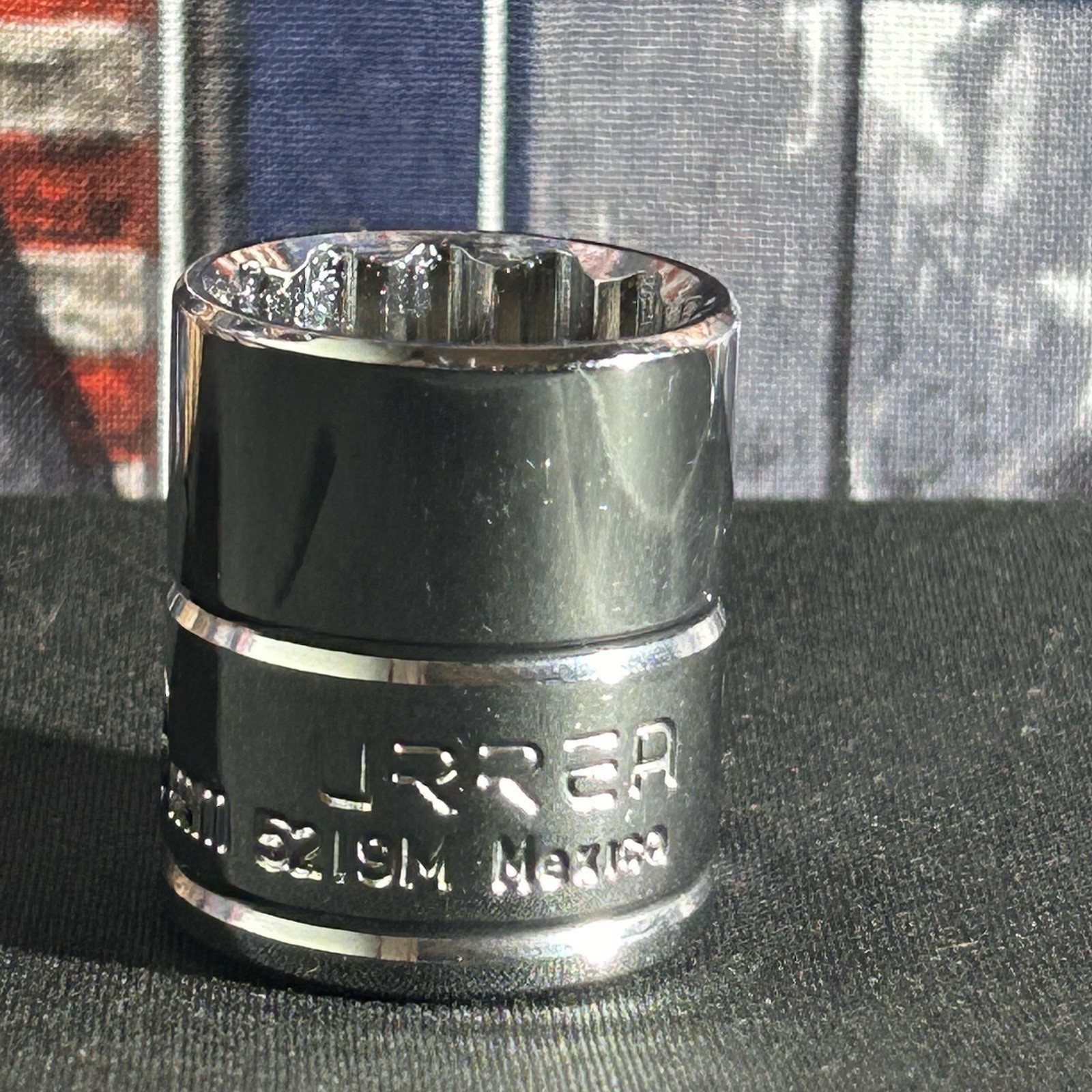 URREA 5219M 3/8 Drive socket 12 Point 19 mm