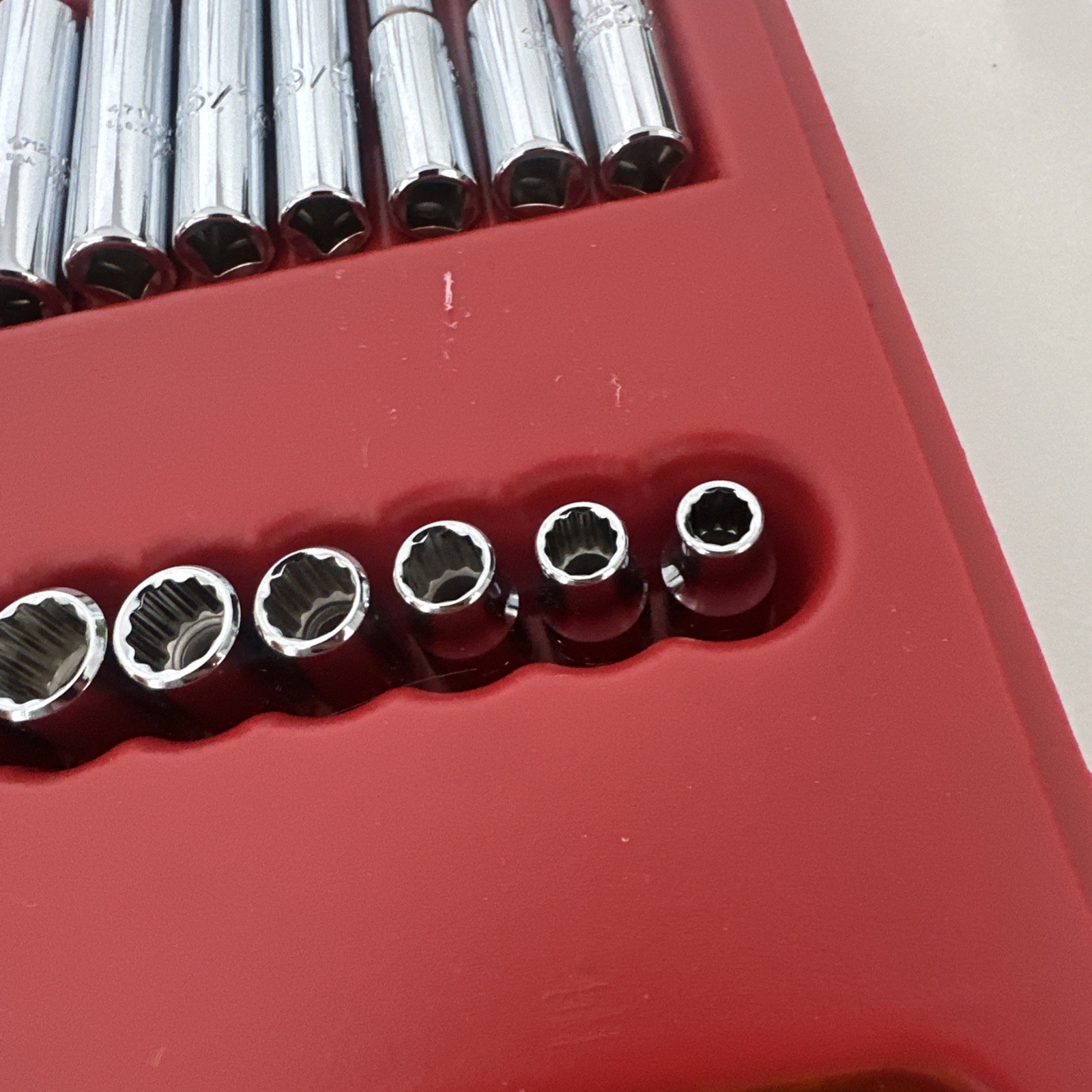 Proto 1/4″ Drive Socket Set 25 Pc. SAE 12 Pt. W/ Case TorquePlus USA No J47118XL
