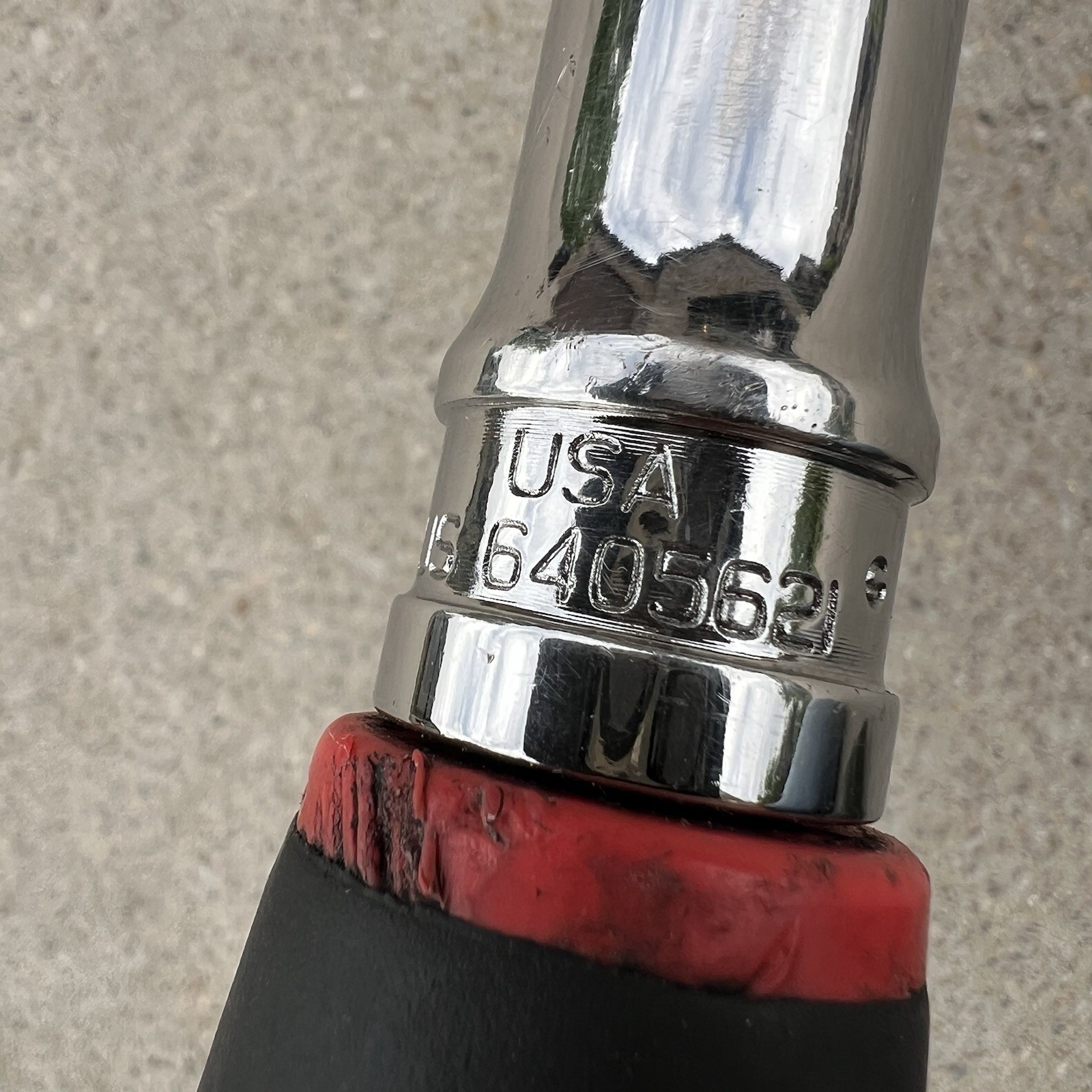Snap-on Tools SHLX80A 1/2″ Locking Flex-Head Red Soft-Handle Ratchet
