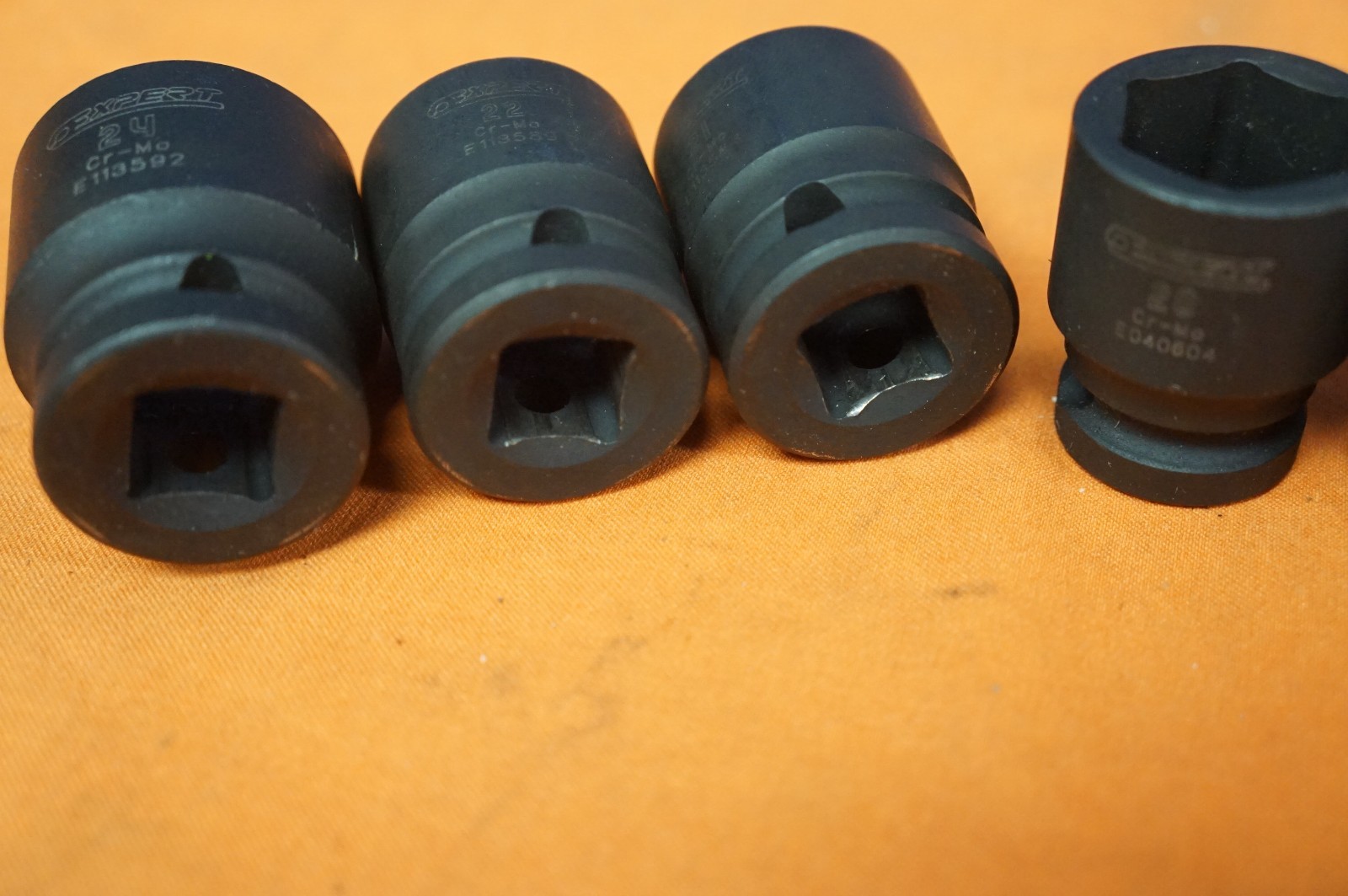 Mac Tools Expert CR-MO E113592 6PT 1/2″ Drive 14PC 10MM-22MM & 24MM Sockets