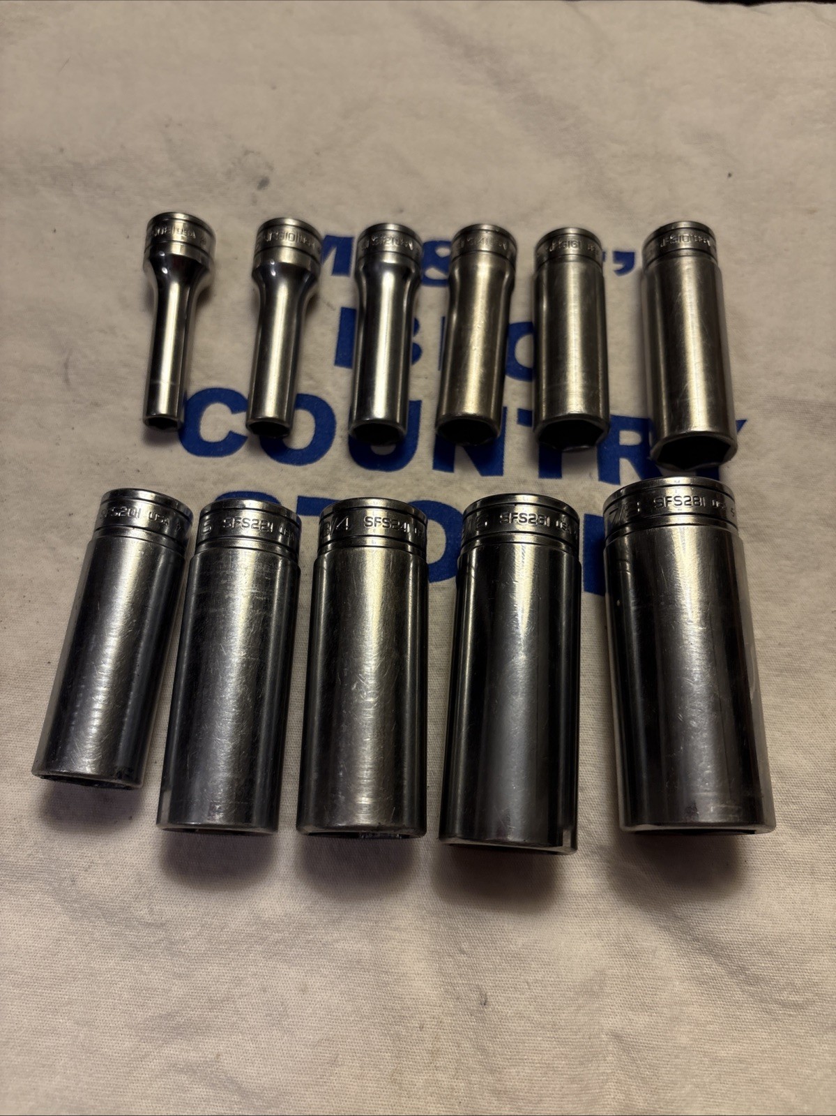 Snap-on Tools USA 3/8″ Drive 6pt 11pc SAE Deep Chrome Socket Set 211SFSY