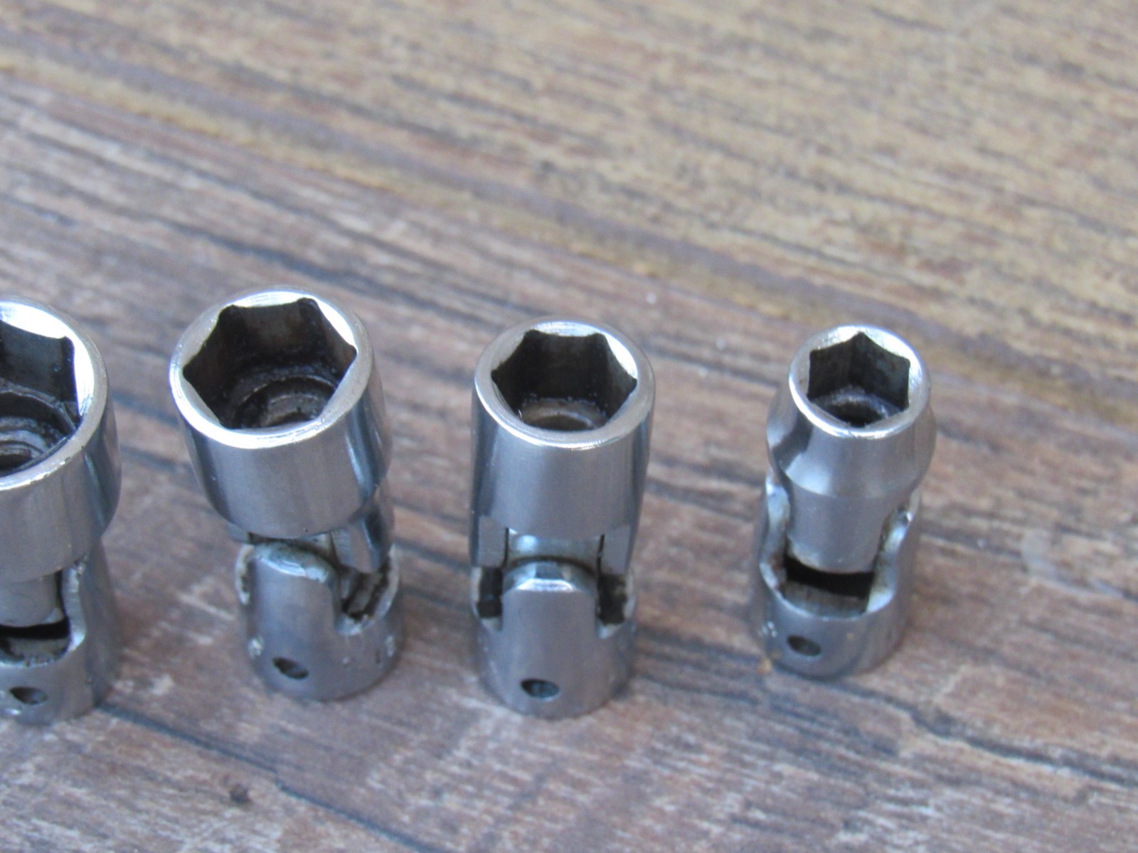 SNAP ON 106TMUS 1/4″ DRIVE 6 PT 6 PC SAE UNIVERSAL SWIVEL SOCKET SET UNDERLINE