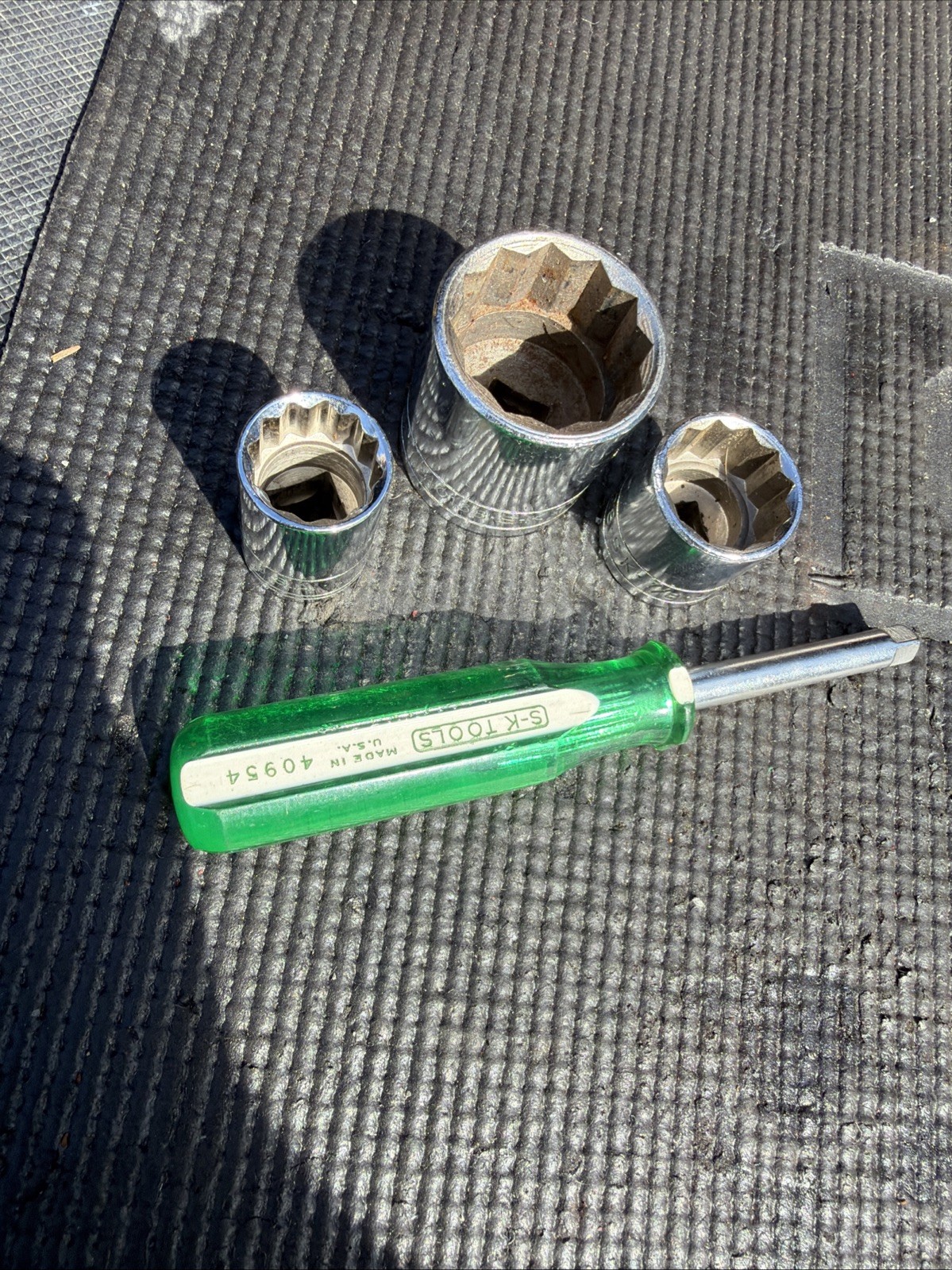 SK Tools USA 4PC Lot 1/4 Spinner 40954 18mm Socket 40318 45128 7/8” 40138 1-3/16