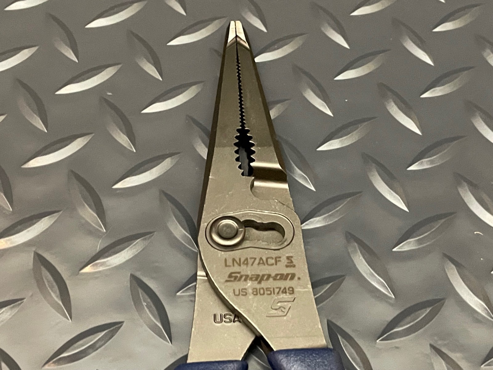Snap On Tools NEW Power Blue 9″ Soft Grip Long Nose Slip Joint Pliers LN47ACFMB