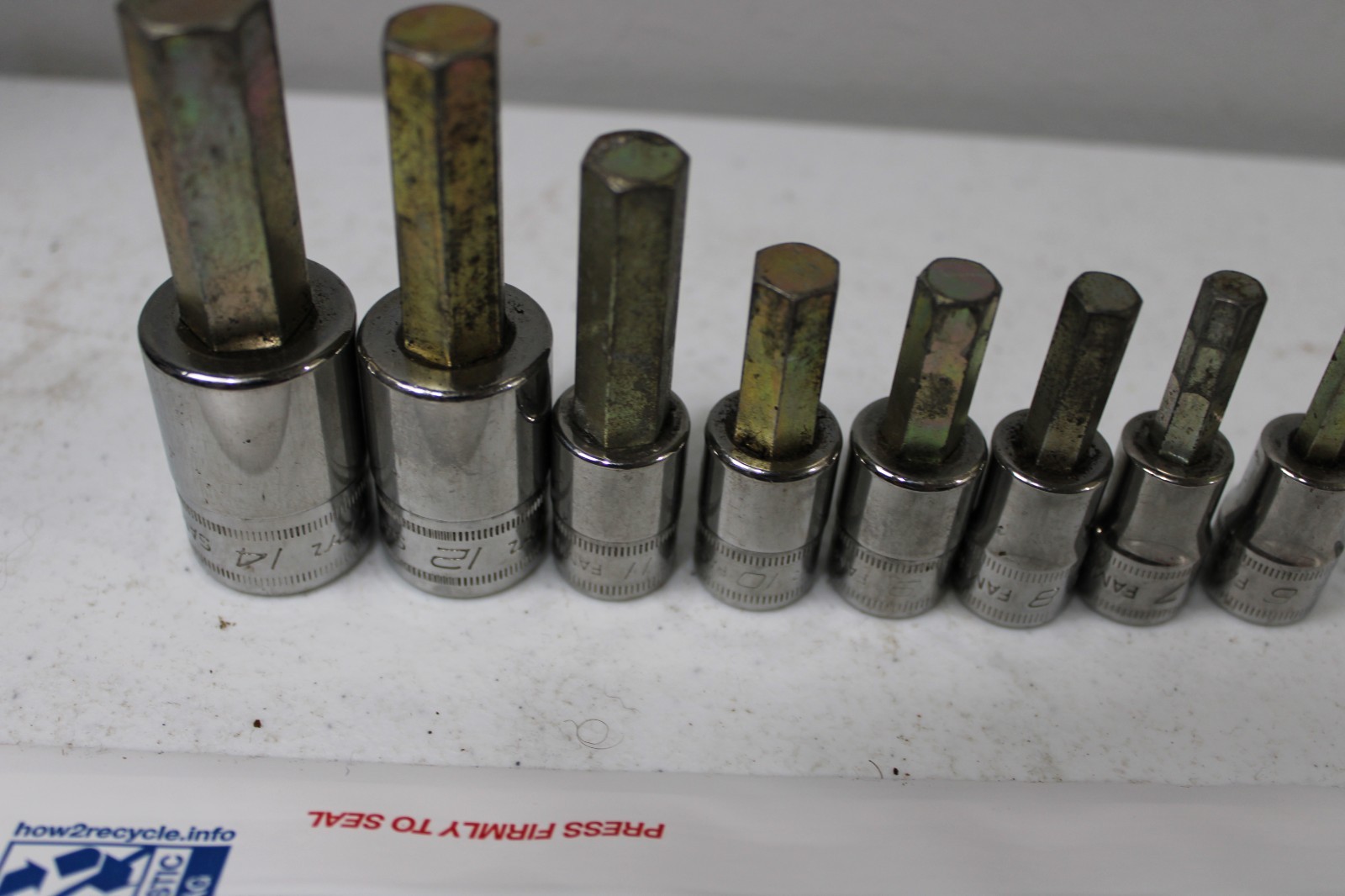 Snap On 9 pc Combination Drive Metric Standard Hex Bit Socket Set (2-10 mm)