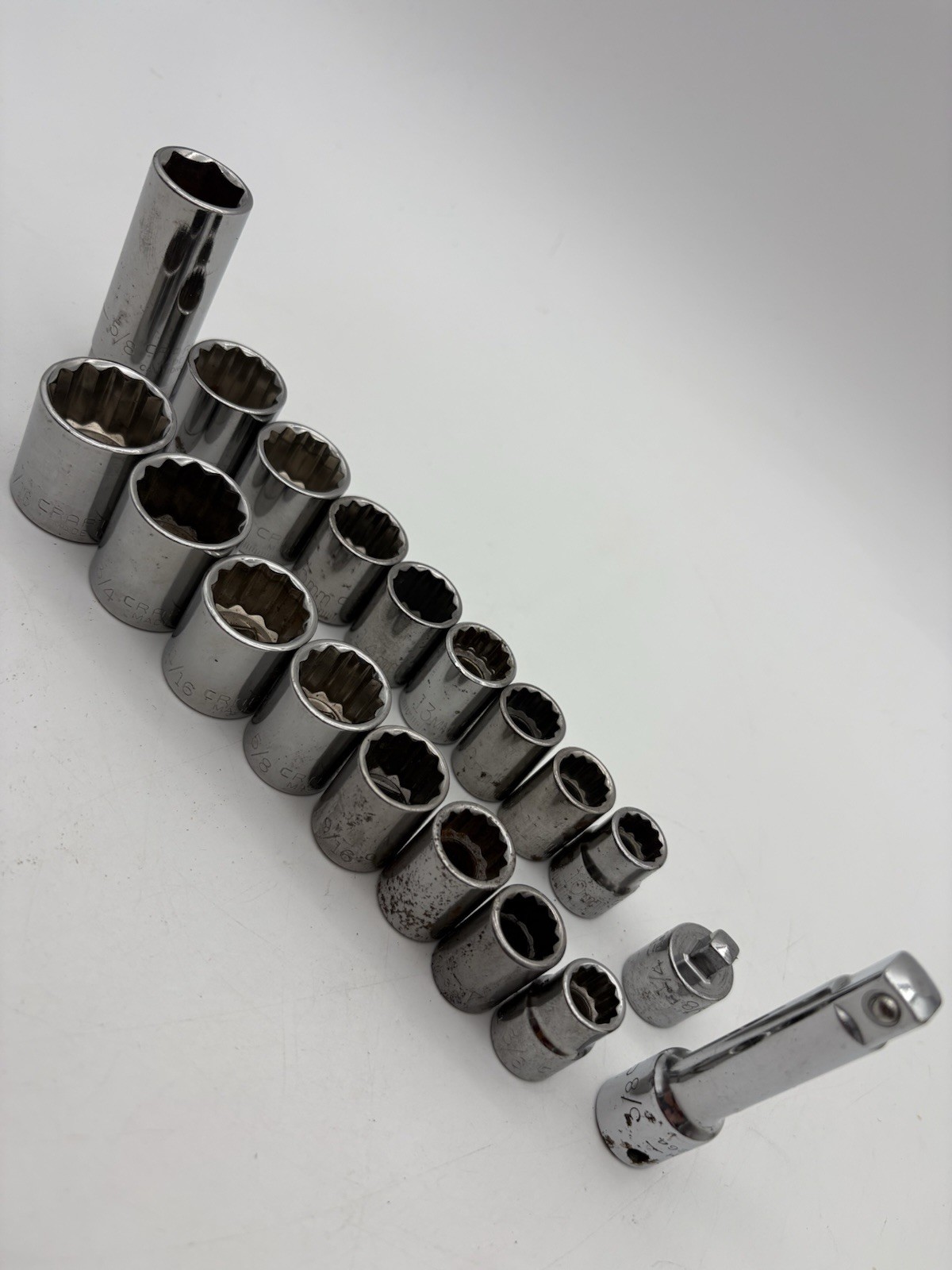 Craftsman G Series SAE & Metric 3/8″ Drive Sockets, 12 Point, 10-18MM, 3/8-13/16