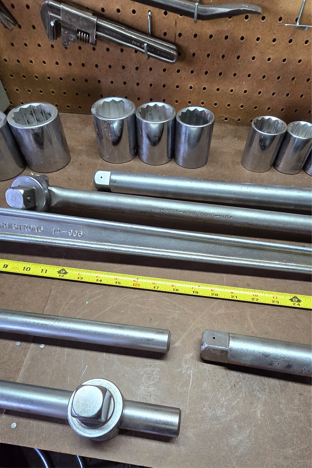 Armstrong 21-piece 1″ drive socket set Excellent Condition