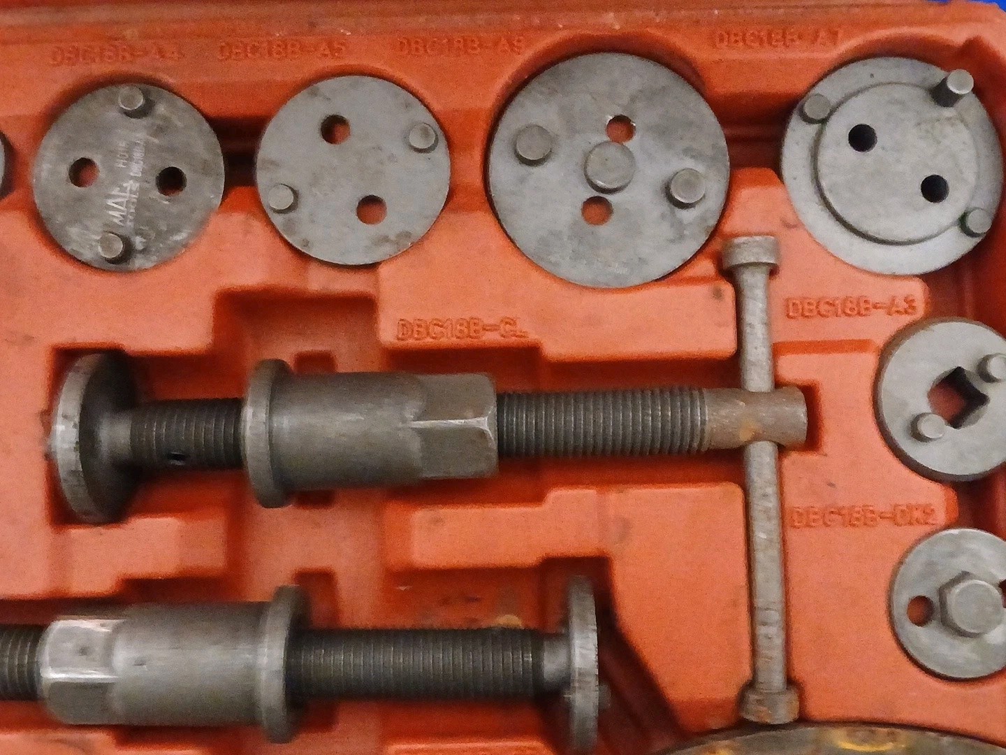 Mac Tools DBC18C 18-Piece Disc Brake Caliper Turn-In Kit