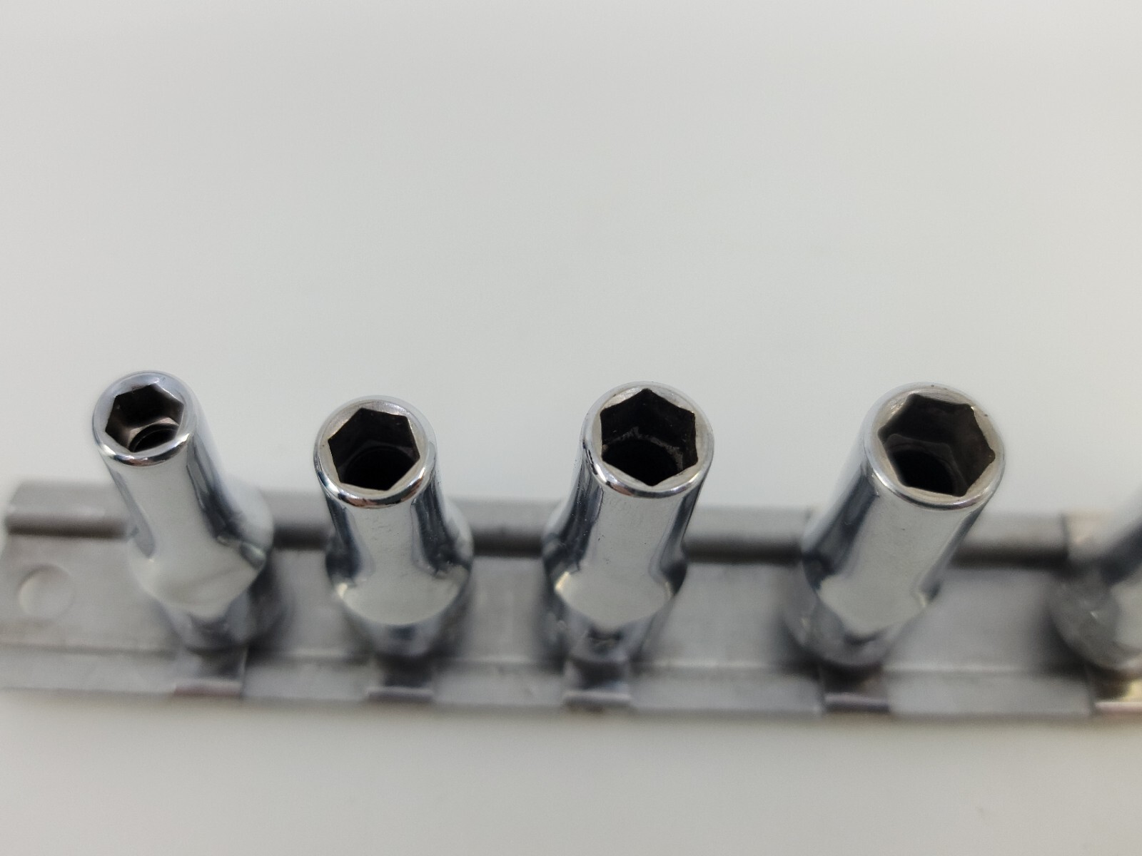 Snap On 8Pcs 1/4″ Flank Dr 6PT SAE Semi-Deep Socket Set TMS6,7,8,9,10,11,12,14