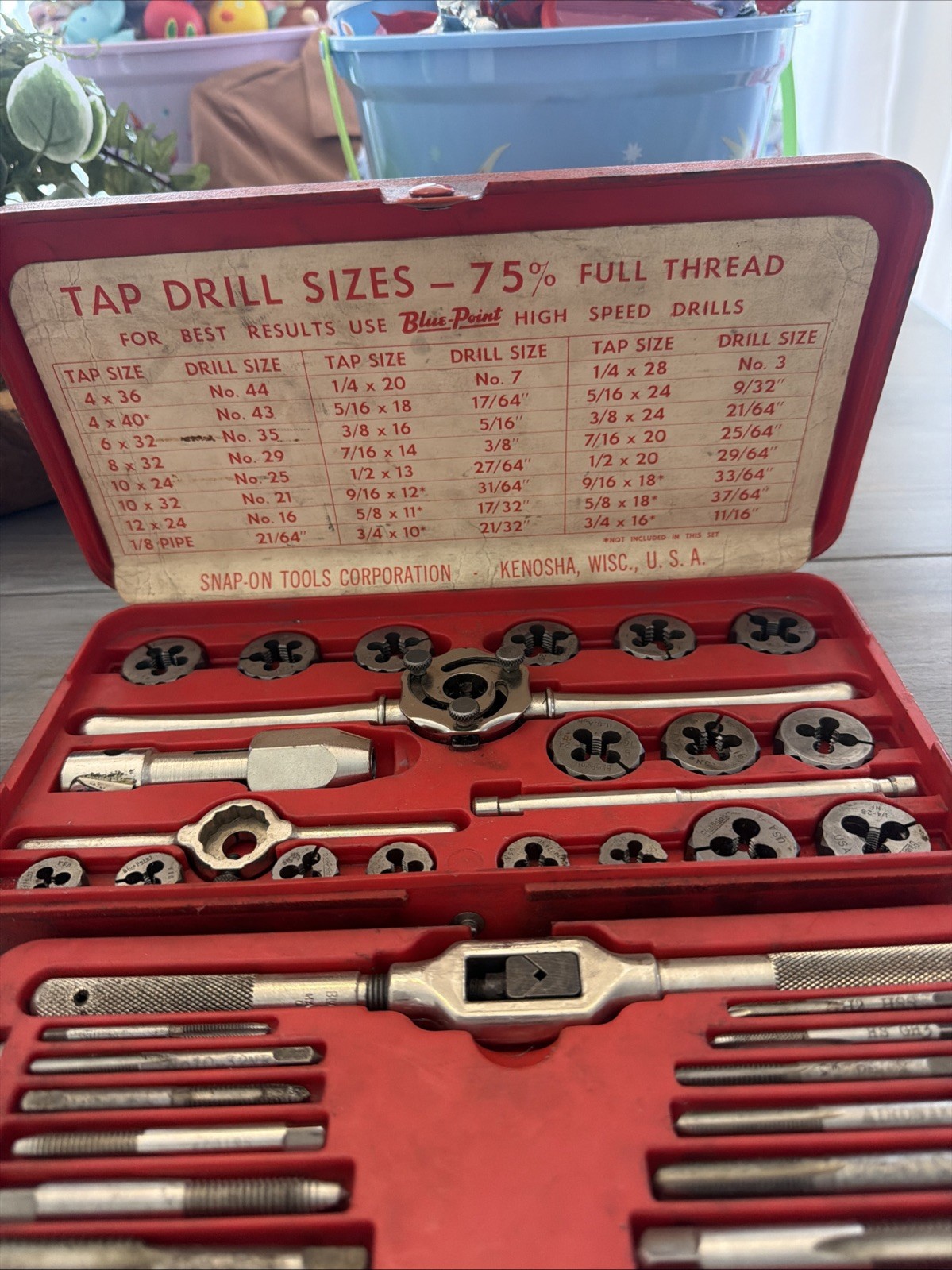 Snap on blue point TD2425 SAE tap and die set
