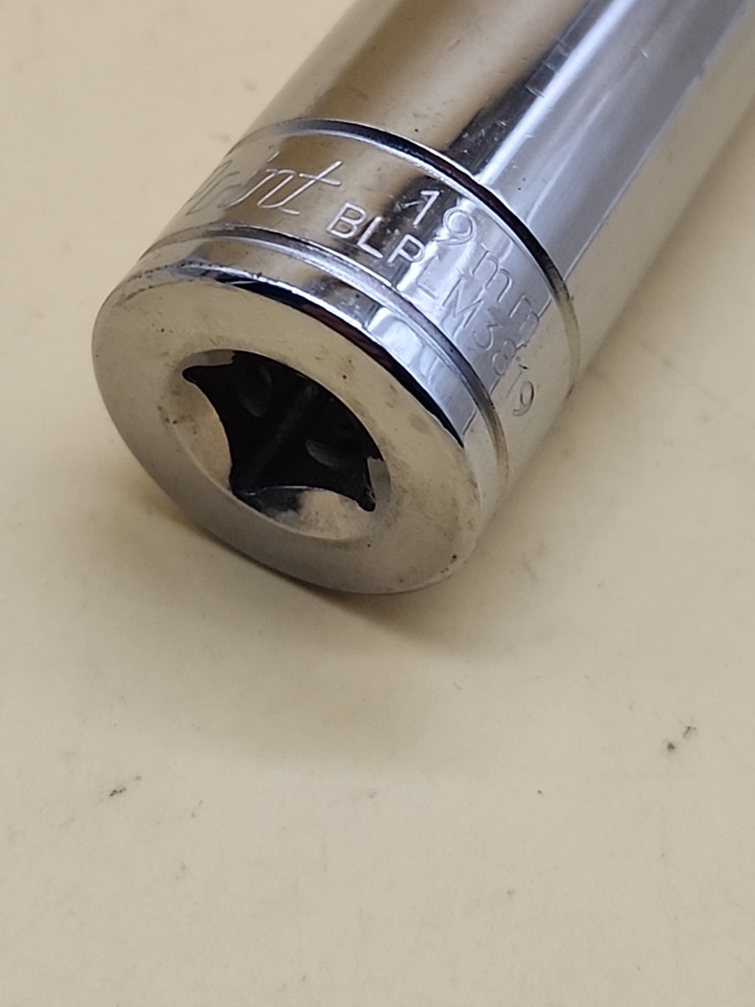 Blue Point Tools BLPLM3819 3/8 drive 19mm 12 point deep socket USA