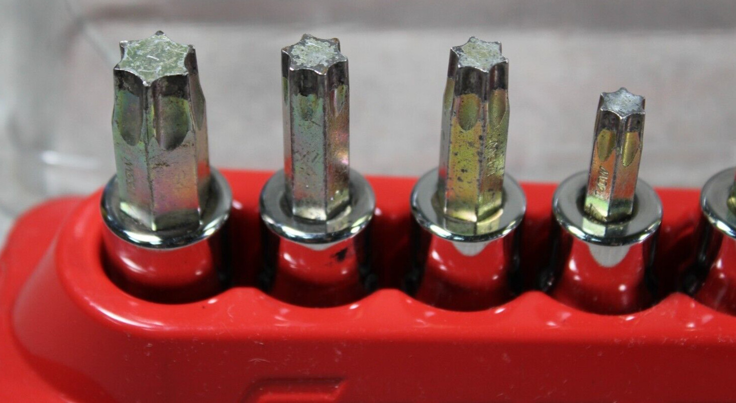 Snap On 209EFTXBY 9 Pc 3/8″ & 1/4″ Drive TORX Bit Socket Set & Mag Tray #I-5922