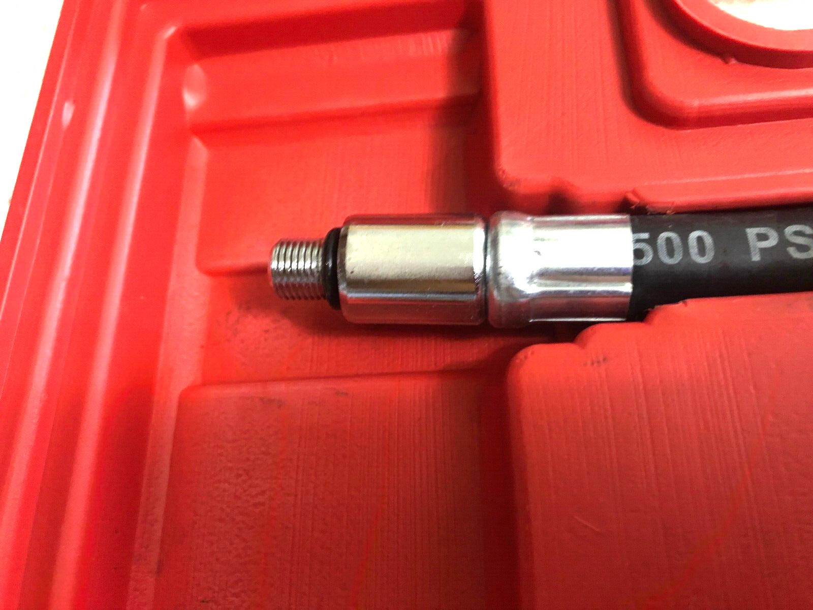 US GENERAL Universal Disconnect Compression Gauge Set 95187/ YTP006735 With Case