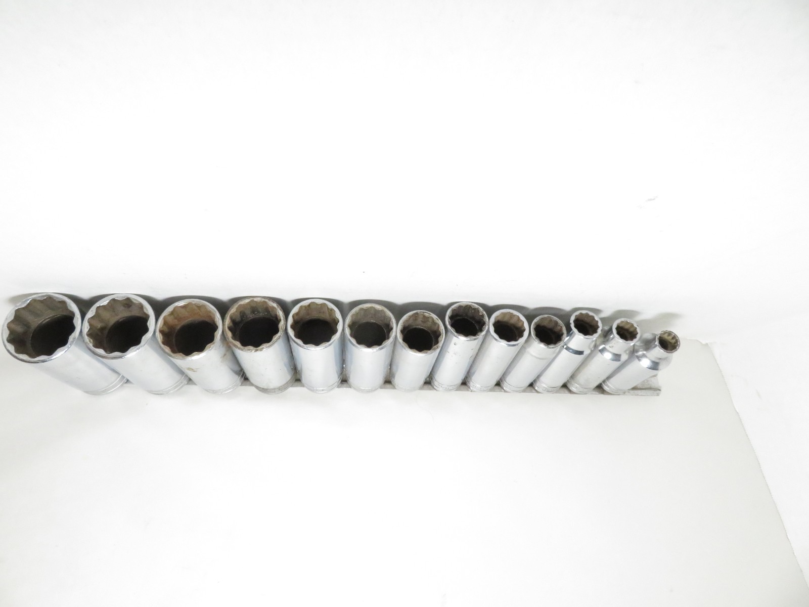 Snap-on 1/2″ Drive Deep Socket Set 13 Pc. SAE 12 Point 3/8″ to 1-1/8″