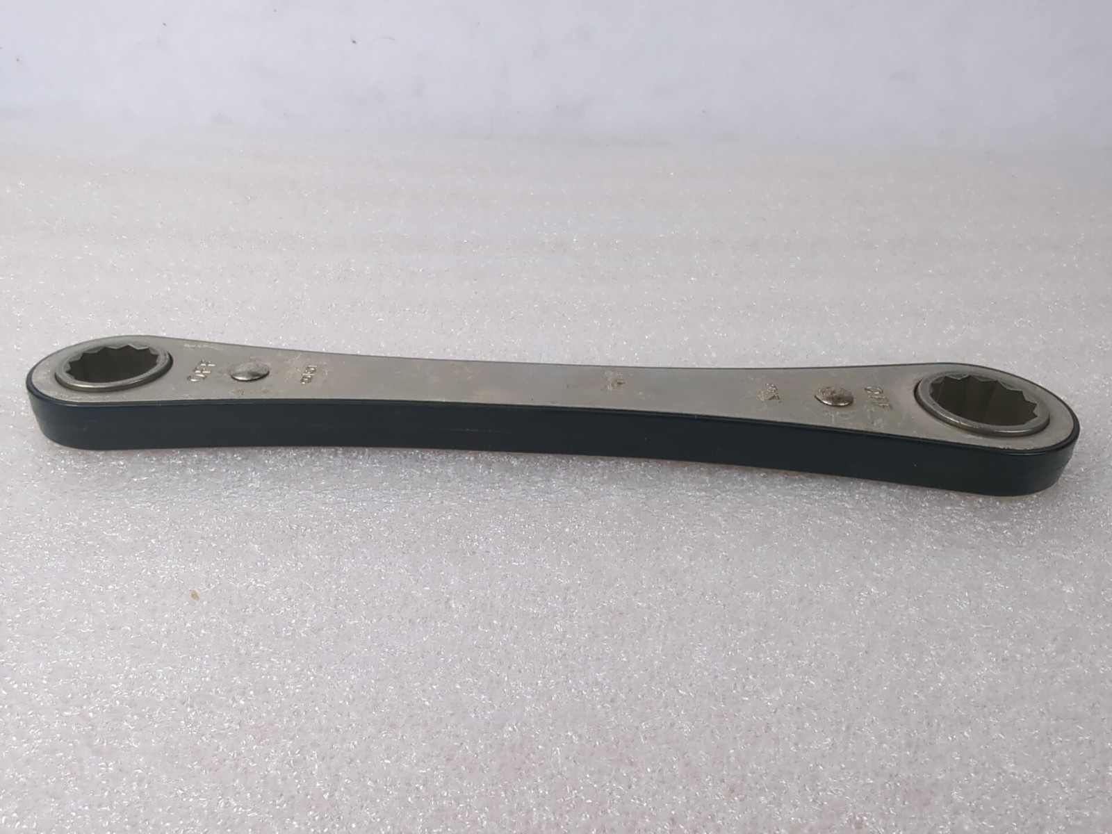 Craftsman 5/8in X 3/4in Double Box End 12 Point Ratcheting Wrench 43684 USA