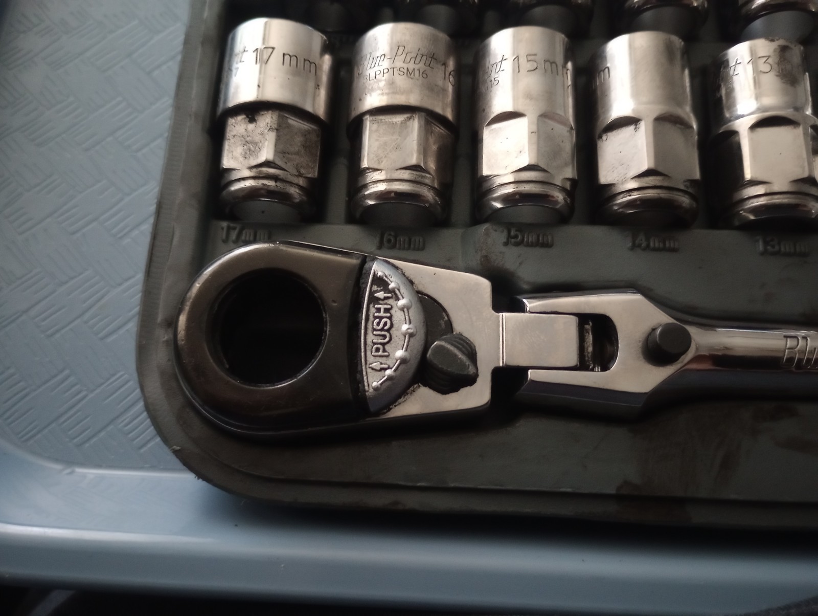 Blue-Point BLPPTSS3822 22pc 3/8″ Drive Pass Thru Socket Set
