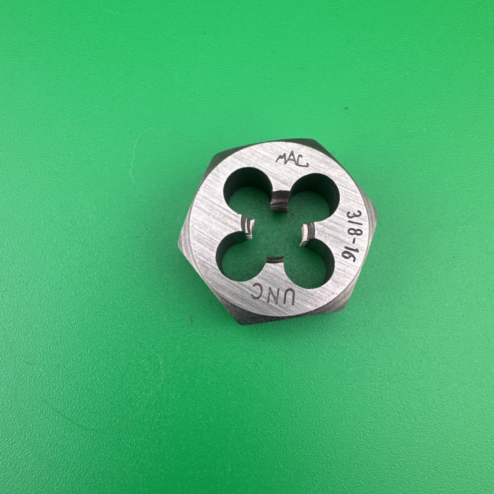Mac Tools 6534DIA SAE Hexagonal Die 3/8″-16 NC – 1″ Shank