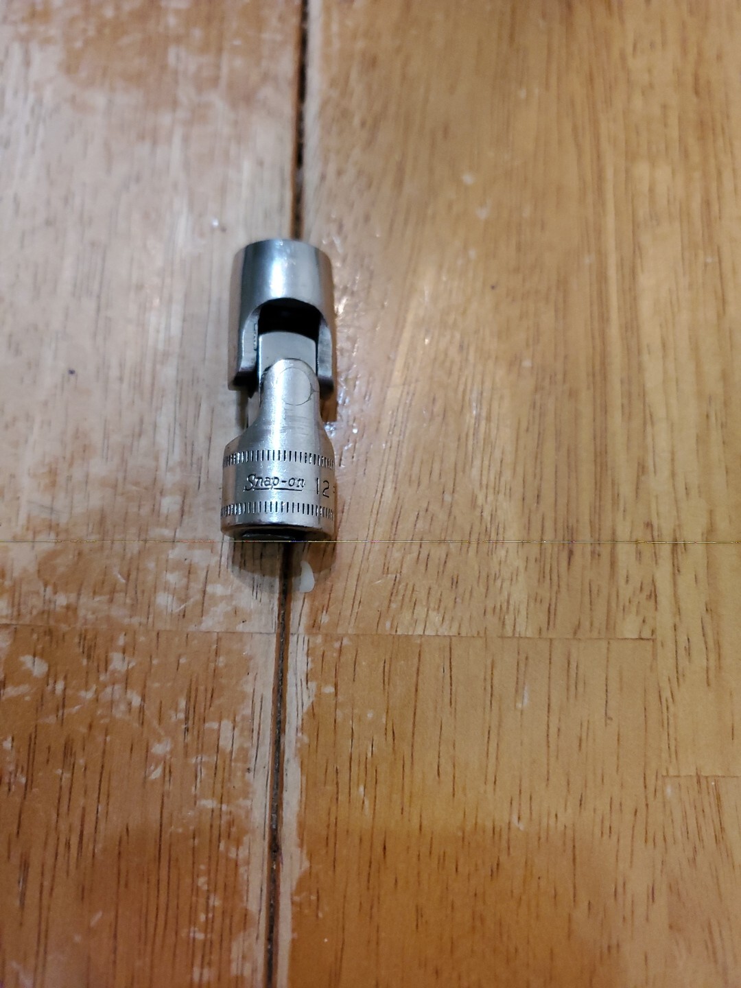 Snap On 3/8″ Drive 12MM 6PT Chrome Swivel Socket FSUM12