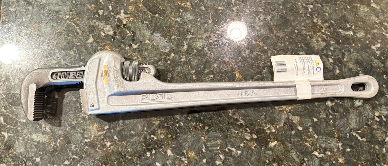 RIDGID 31105 Model 824 Aluminum Straight Pipe Wrench 24-inch Plumbing Wrench USA