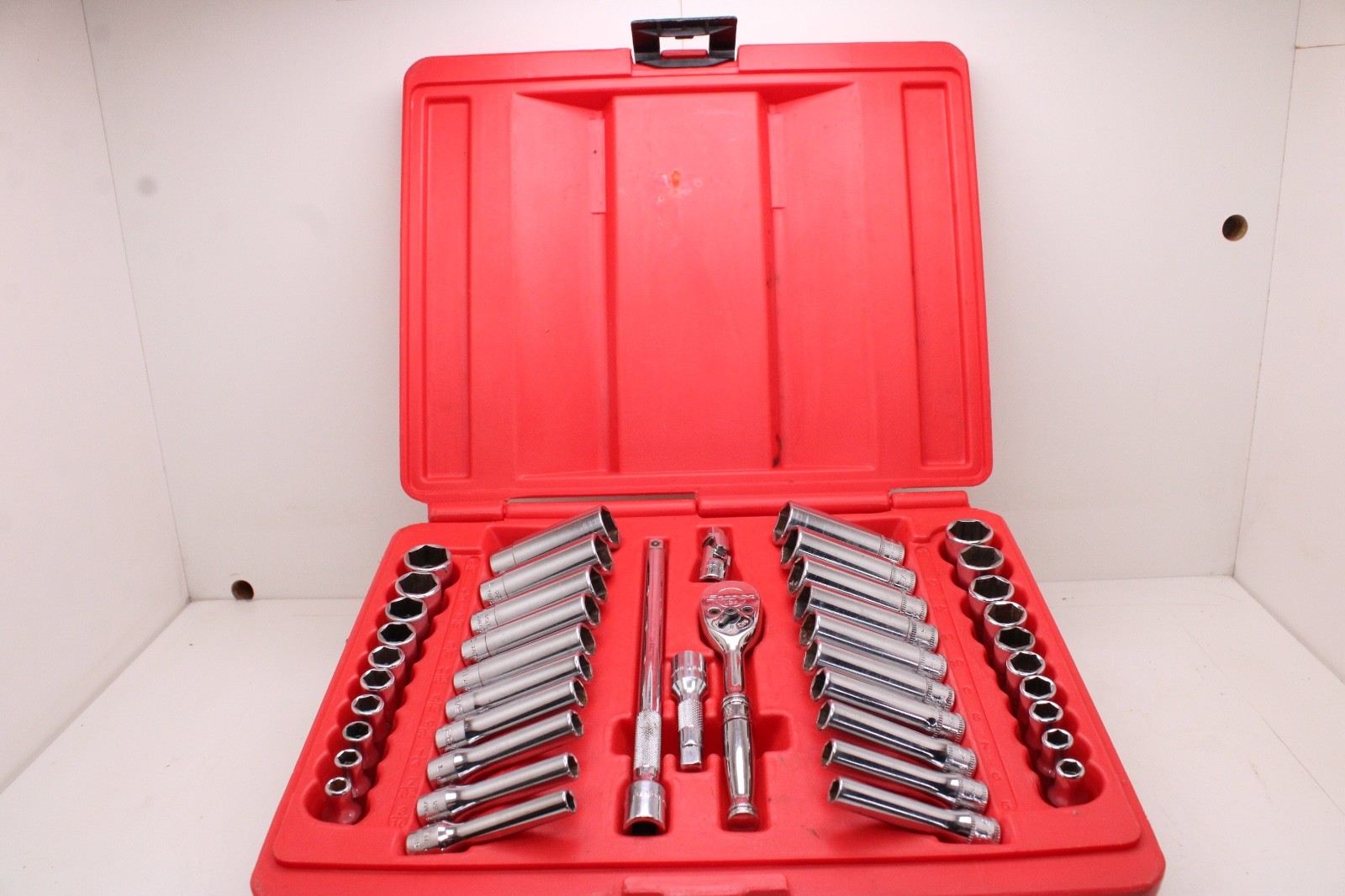 Snap-on 144TMPB 44 Piece 1/4″ Drive 6-Point Metric/ SAE General Service Set USA