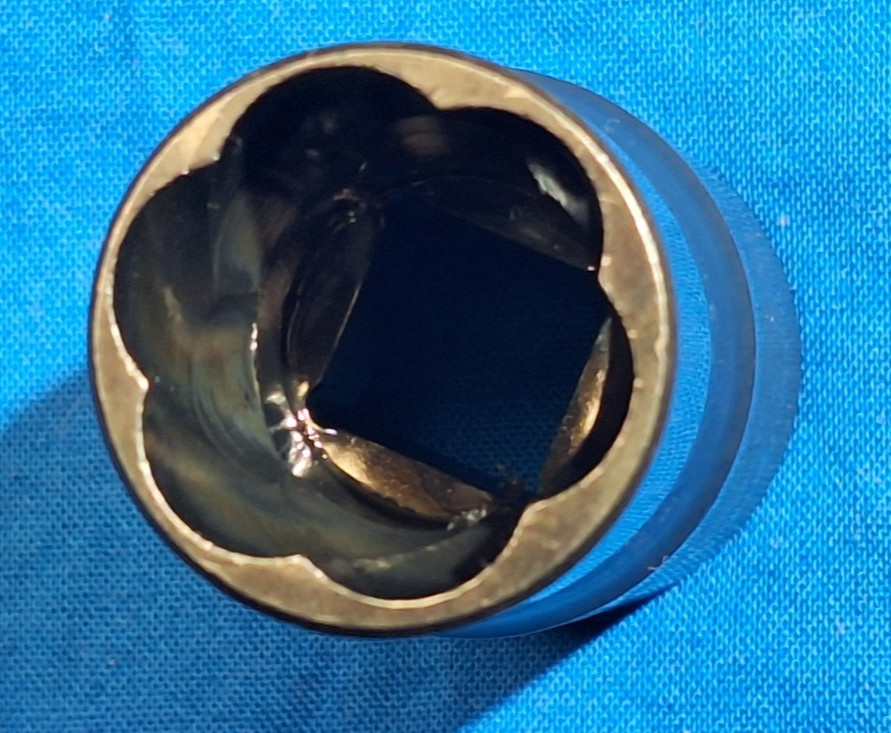 Blue-Point LSR2502 7/8″ damaged Lug nut Lock Flip Twist Socket 1/2″ Drive