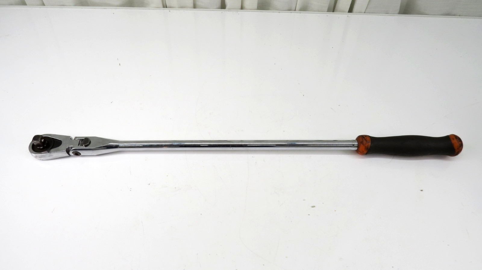 Matco Tools CFR248LFx 1/2″ Drive Locking Flex Ratchet 27.5″ Long Orange Handle