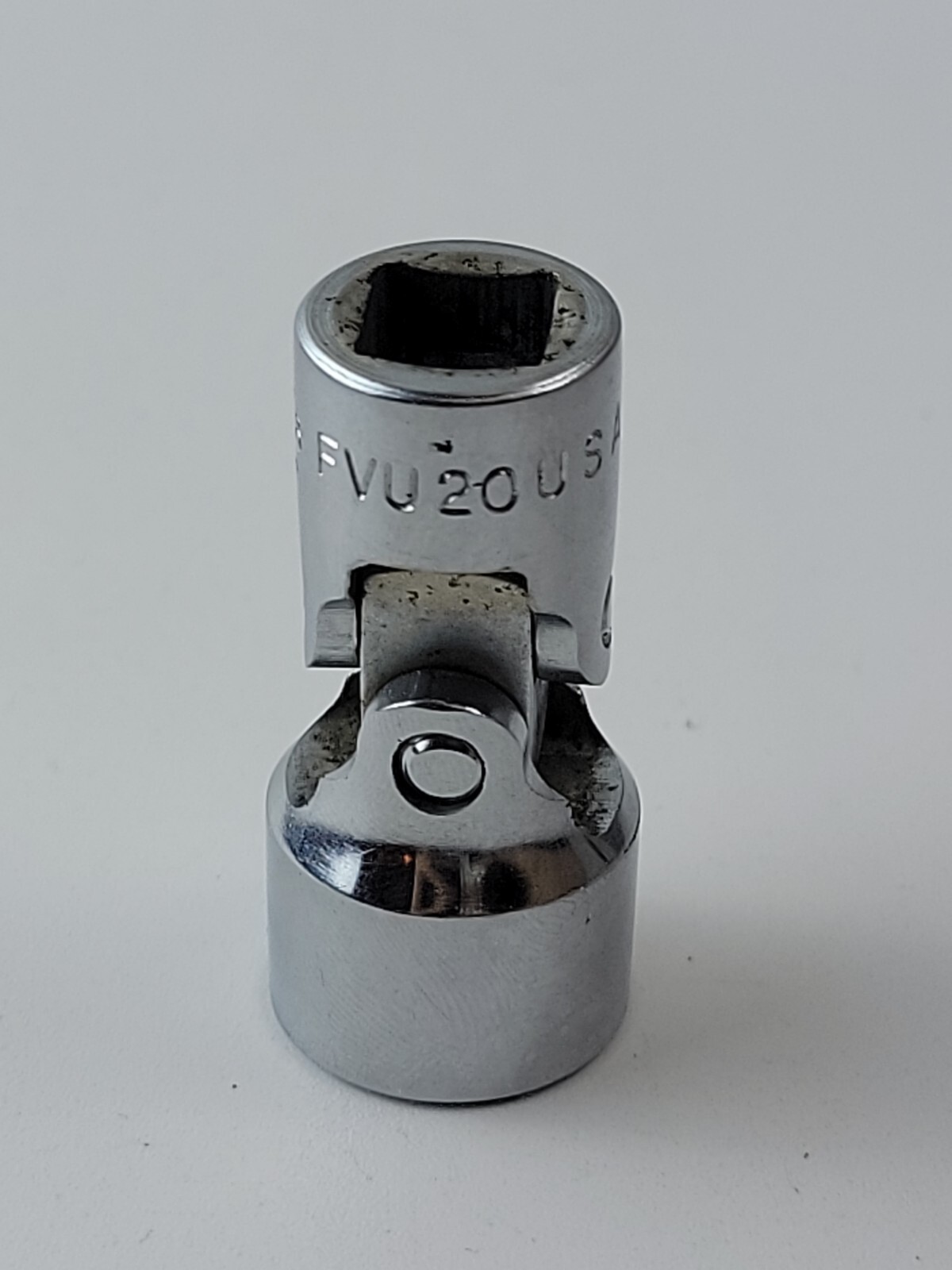 Snap On Tool FVU20 5/8″ Flank Drive Shallow Universal Socket 3/8″ Drive 12 Point