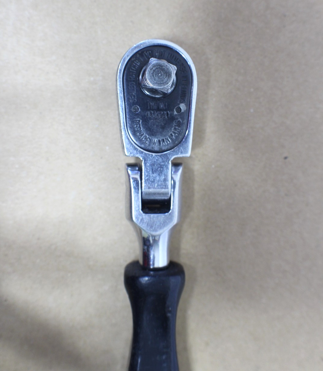 SNAP-ON MODEL FK835 (3/8″ DRIVE) FLEX-HEAD RATCHET BLACK HARD HANDLE