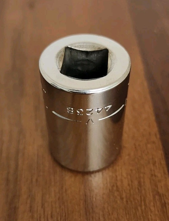 Craftsman USA 19mm Socket 12 Point 1/2″ Drive V 44238 (No Knurl M/M)