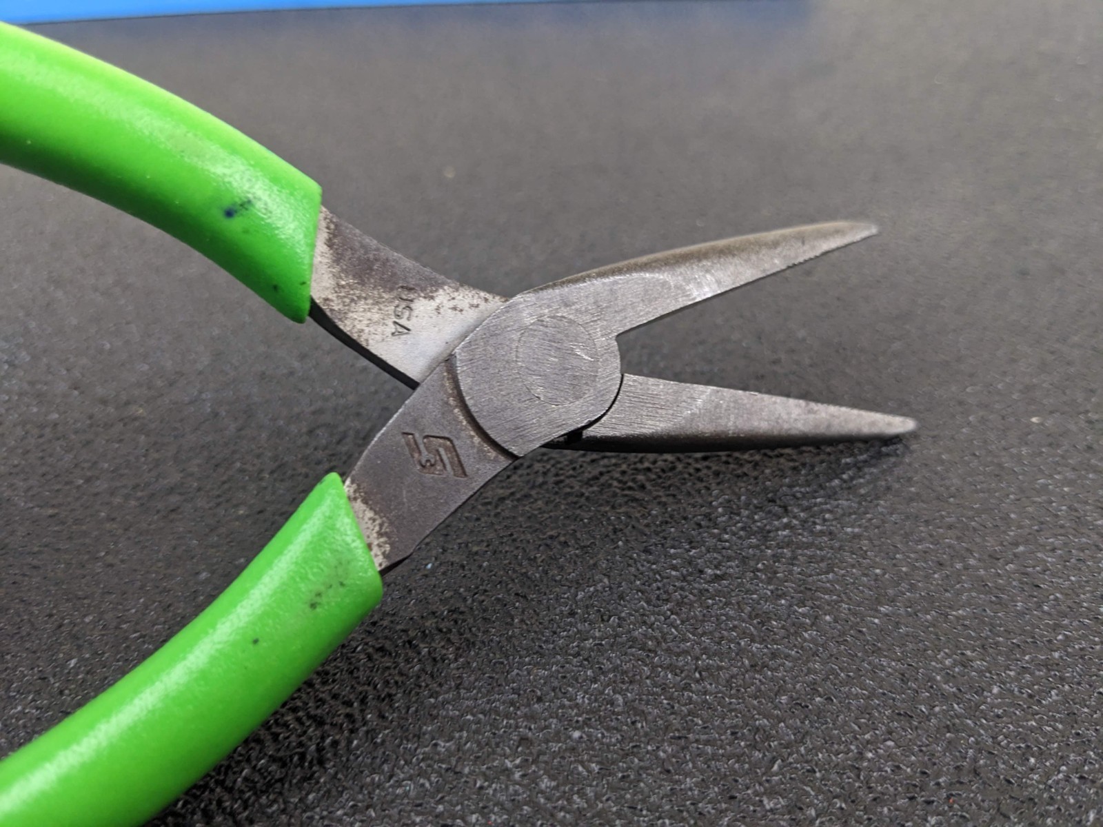 #bo037 Snap-On Tools USA GREEN 6″ Soft Grip Needle Nose Pliers 95ACFG